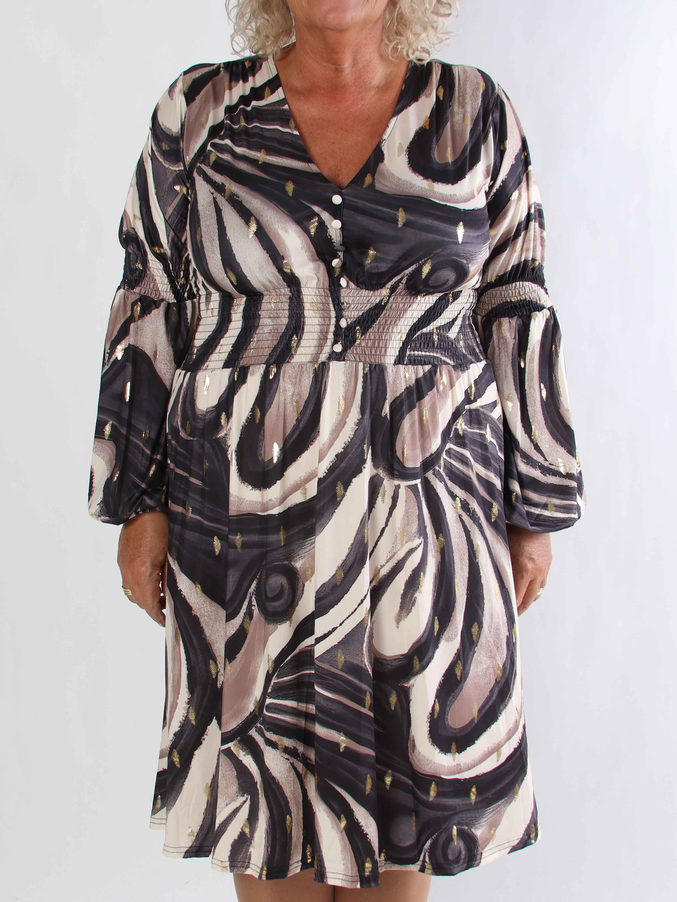 Paige Swirls - Elastisk plus size klänning med smock och knappar vid bysten