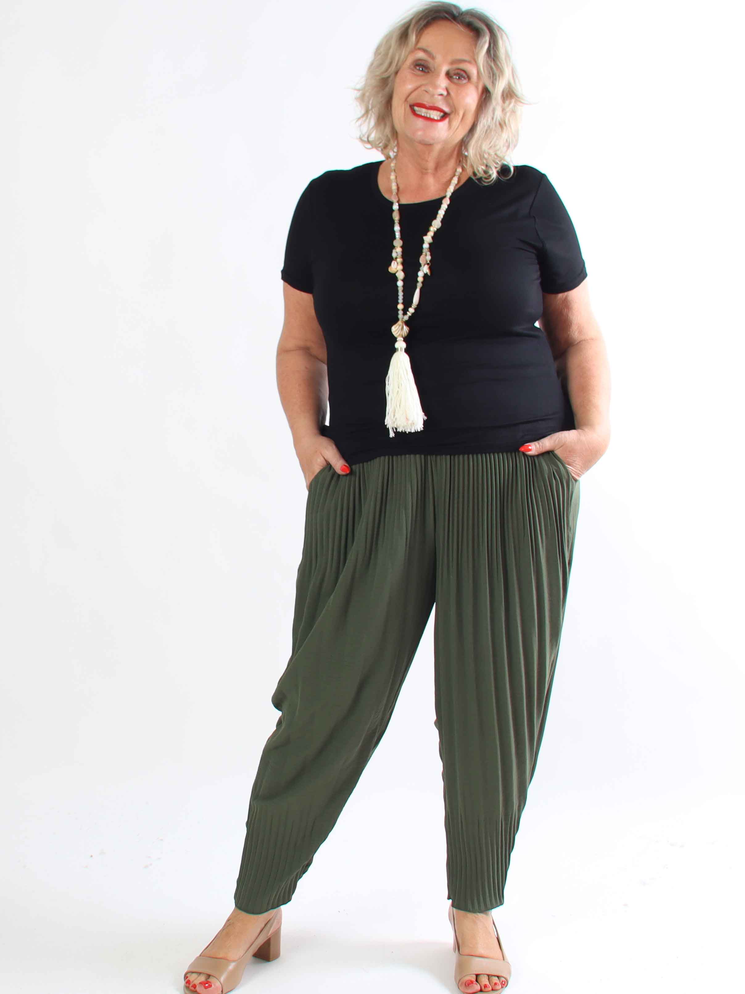 Paja - Lösa plisserade plus size byxor med resår i midjan