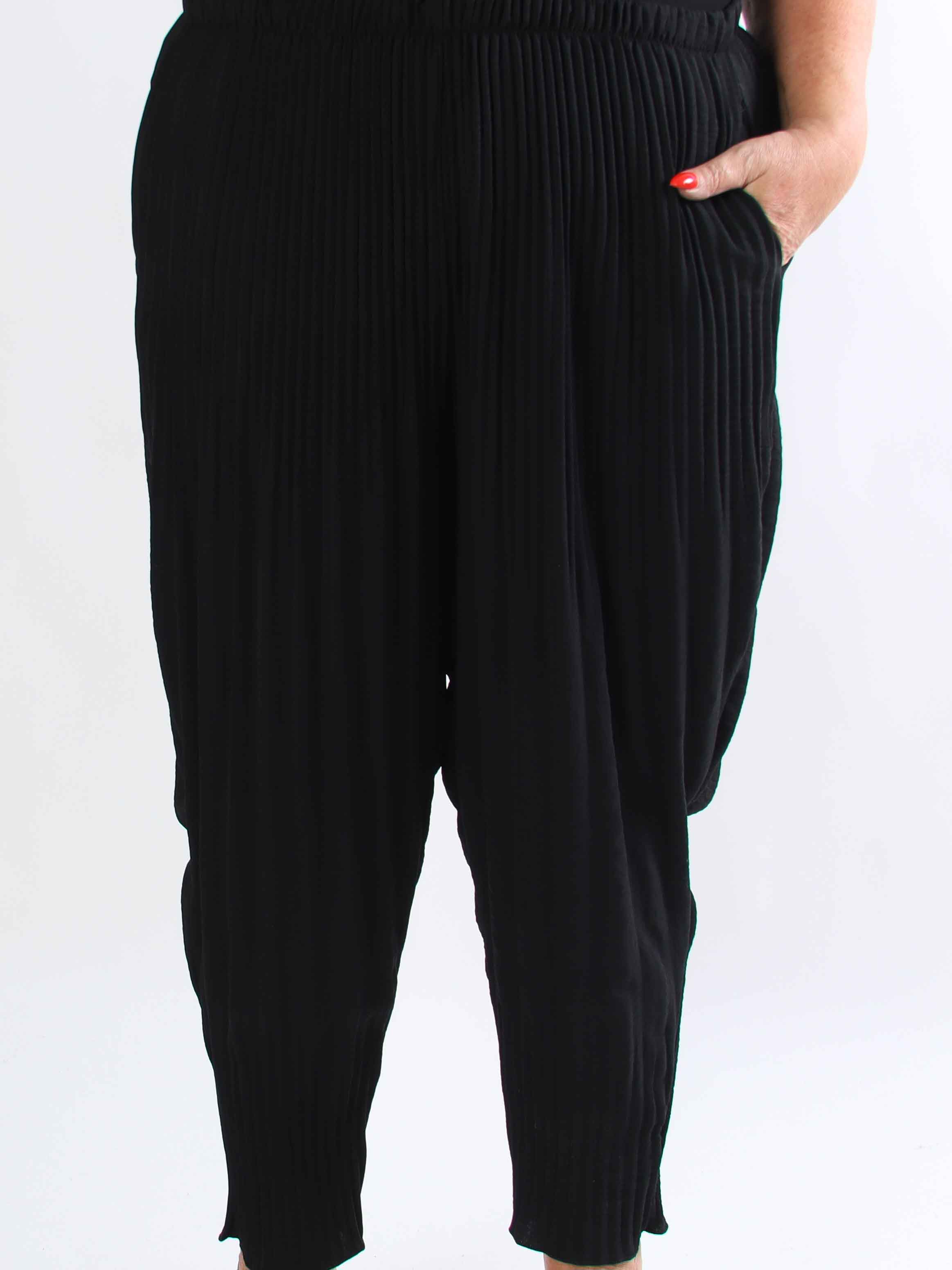 Paja - Lösa plisserade plus size byxor med resår i midjan