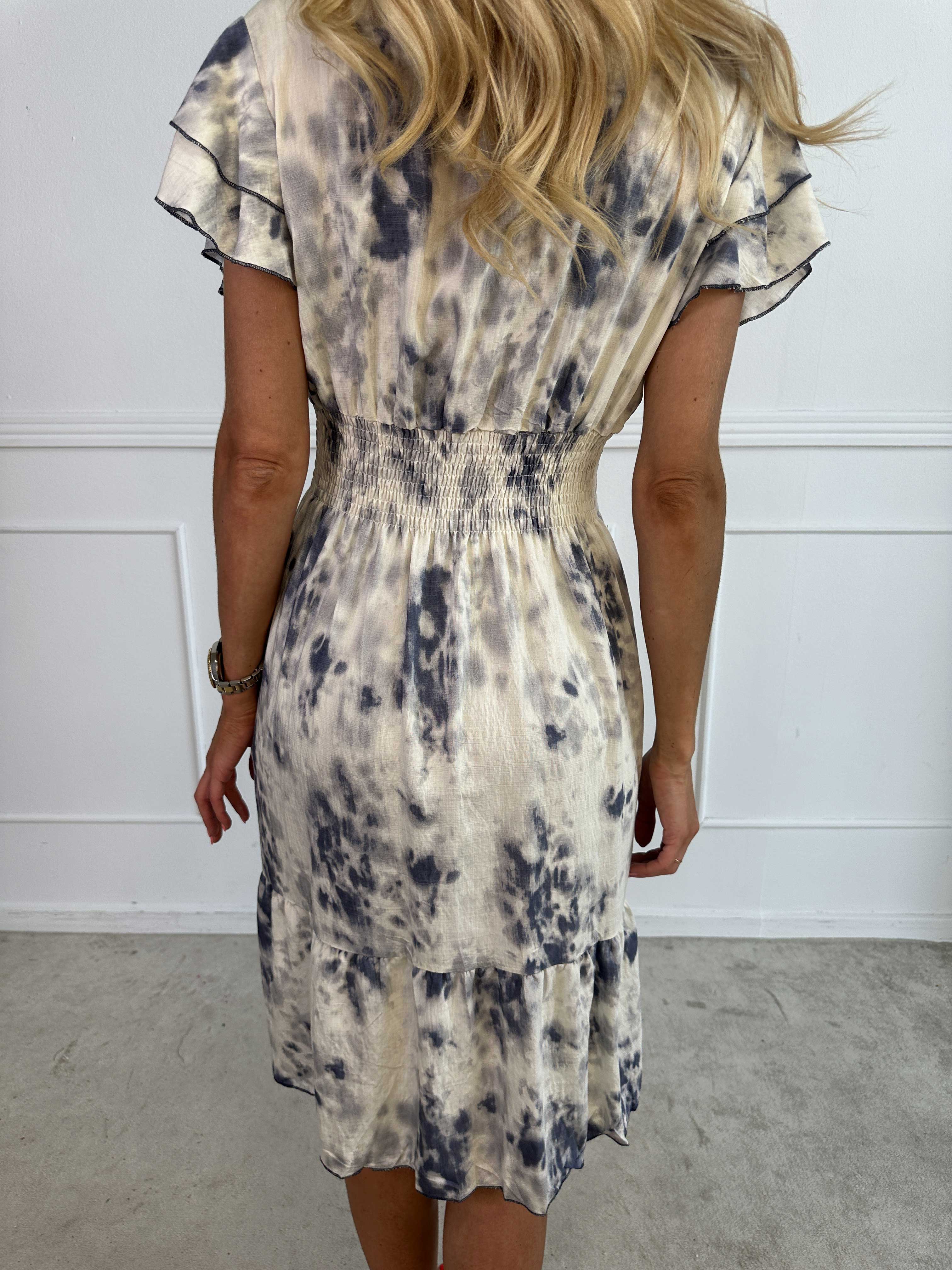 Palina Batik Short - Mönstrad klänning i viskos med resår