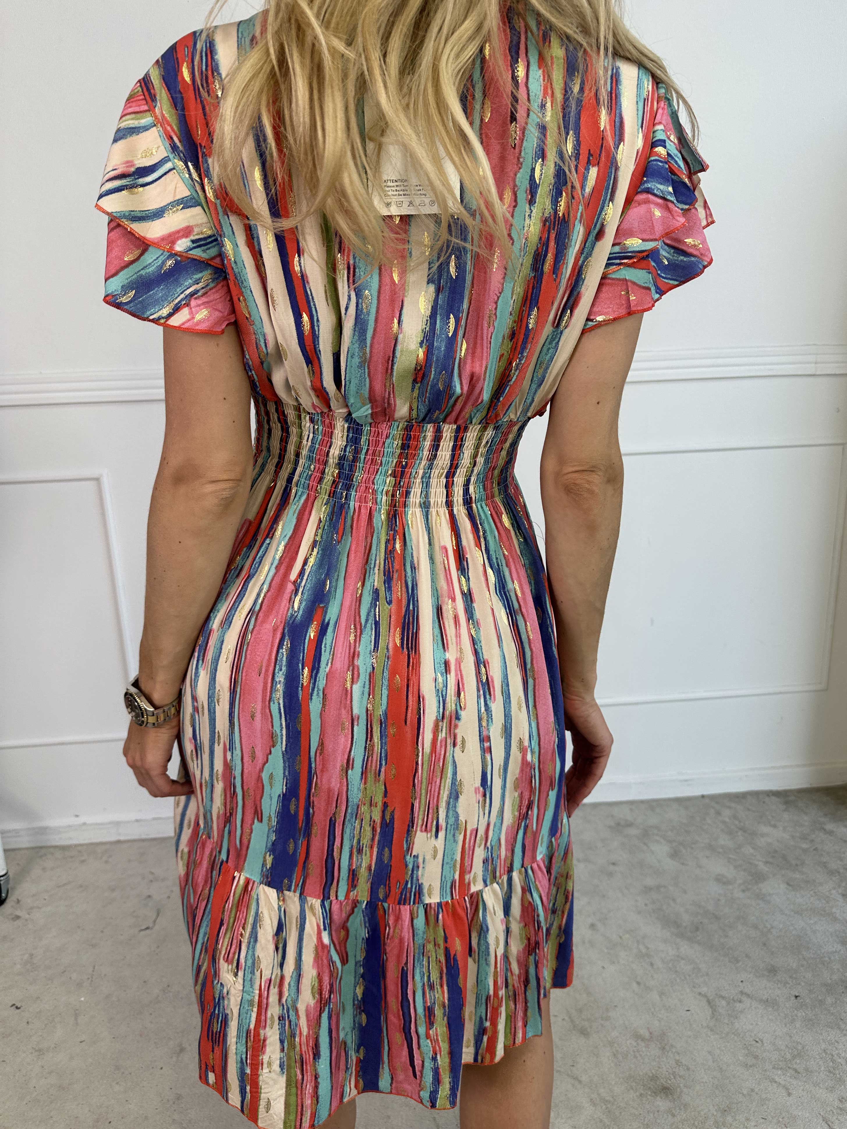 Palina Stripe Short - Söt randig klänning i viskos med gulddetaljer