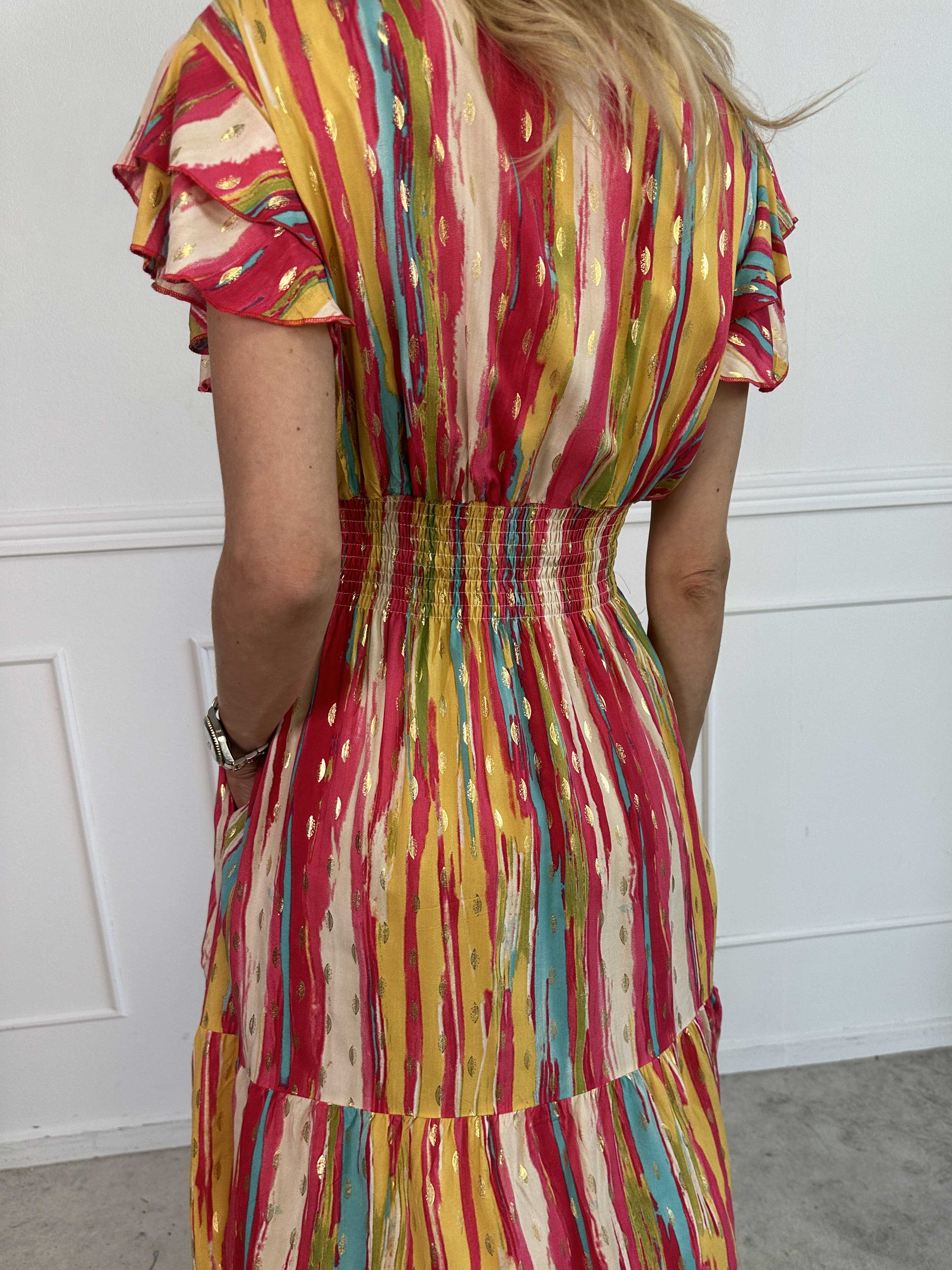 Palina Stripe Short - Söt randig klänning i viskos med gulddetaljer