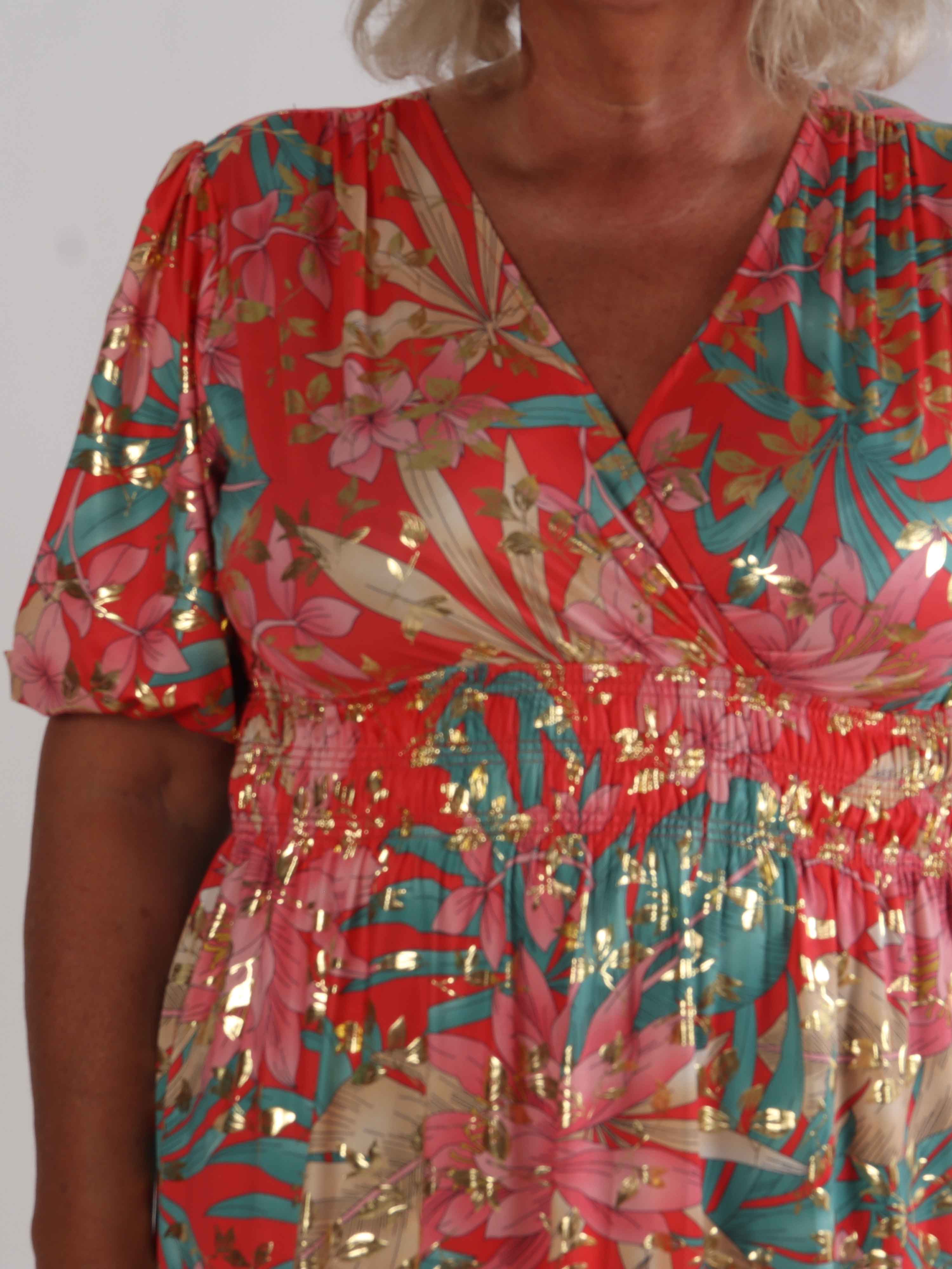 Pamina Leaf Short - Kort elastisk plus size klänning med bladmotiv