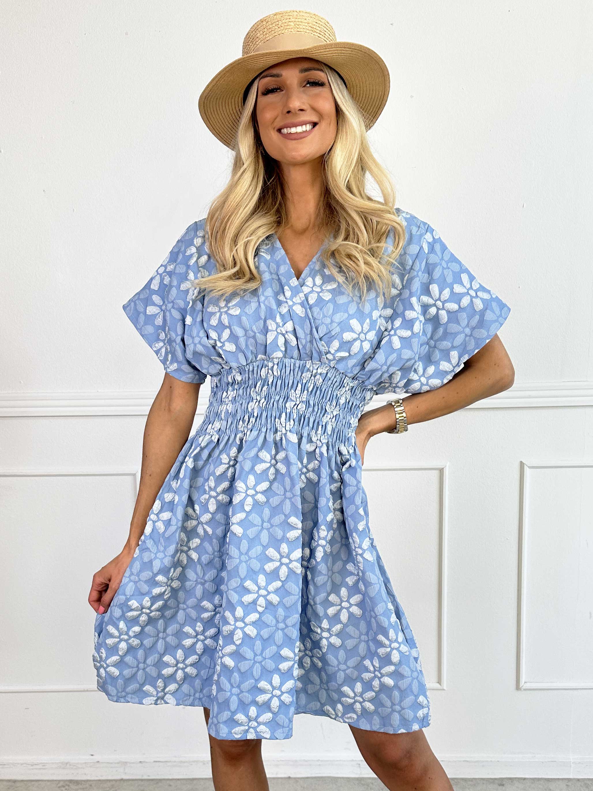 Pams Bloom Short - Feminin klänning med blomstermotiv