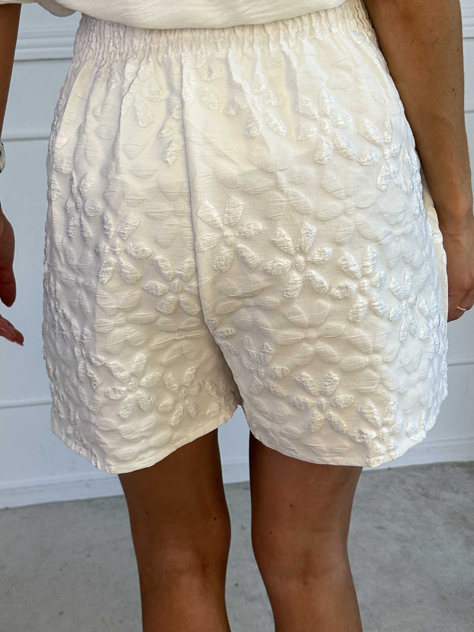 Pams Bloom Shorts - Söta shorts med blomstermotiv
