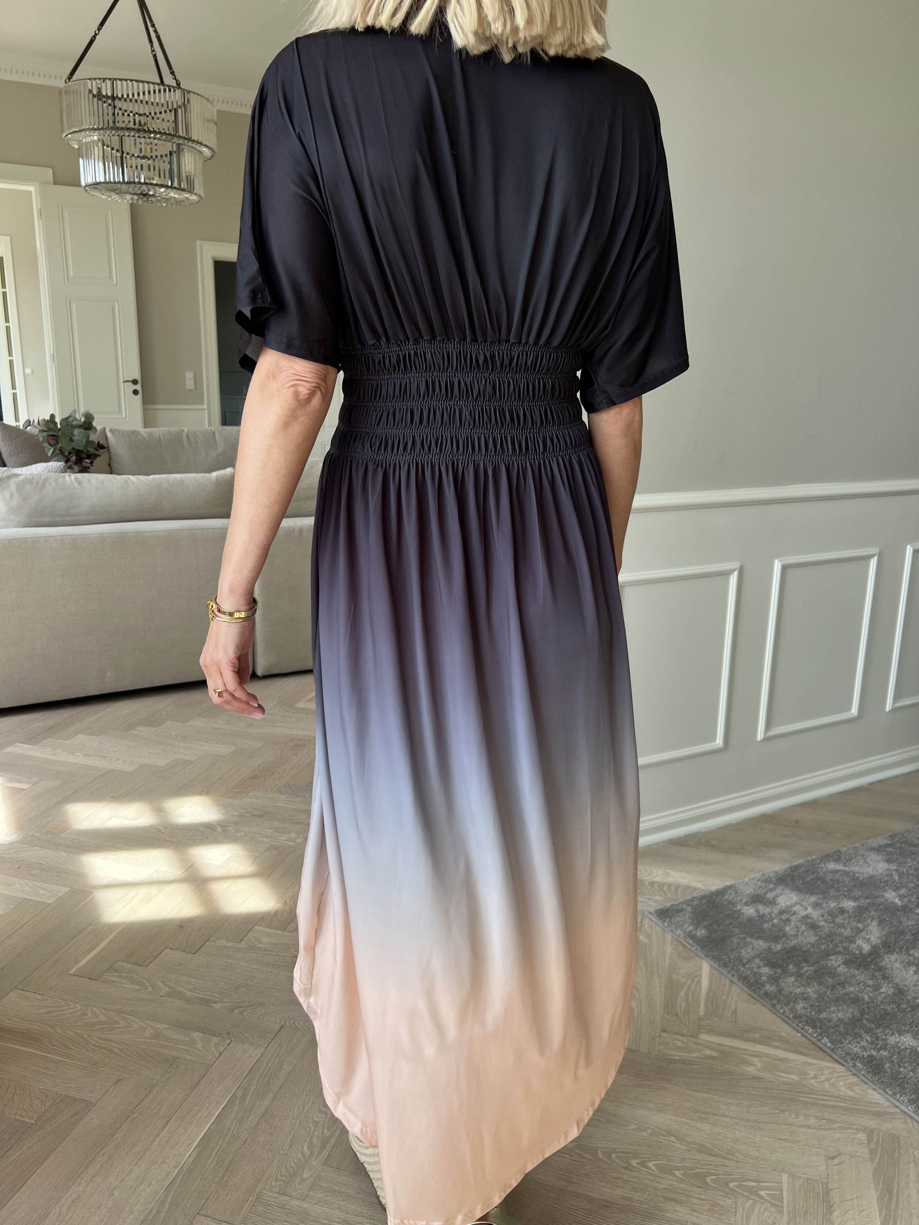 Pams Fade High-low - Stretchig flerfärgad klänning