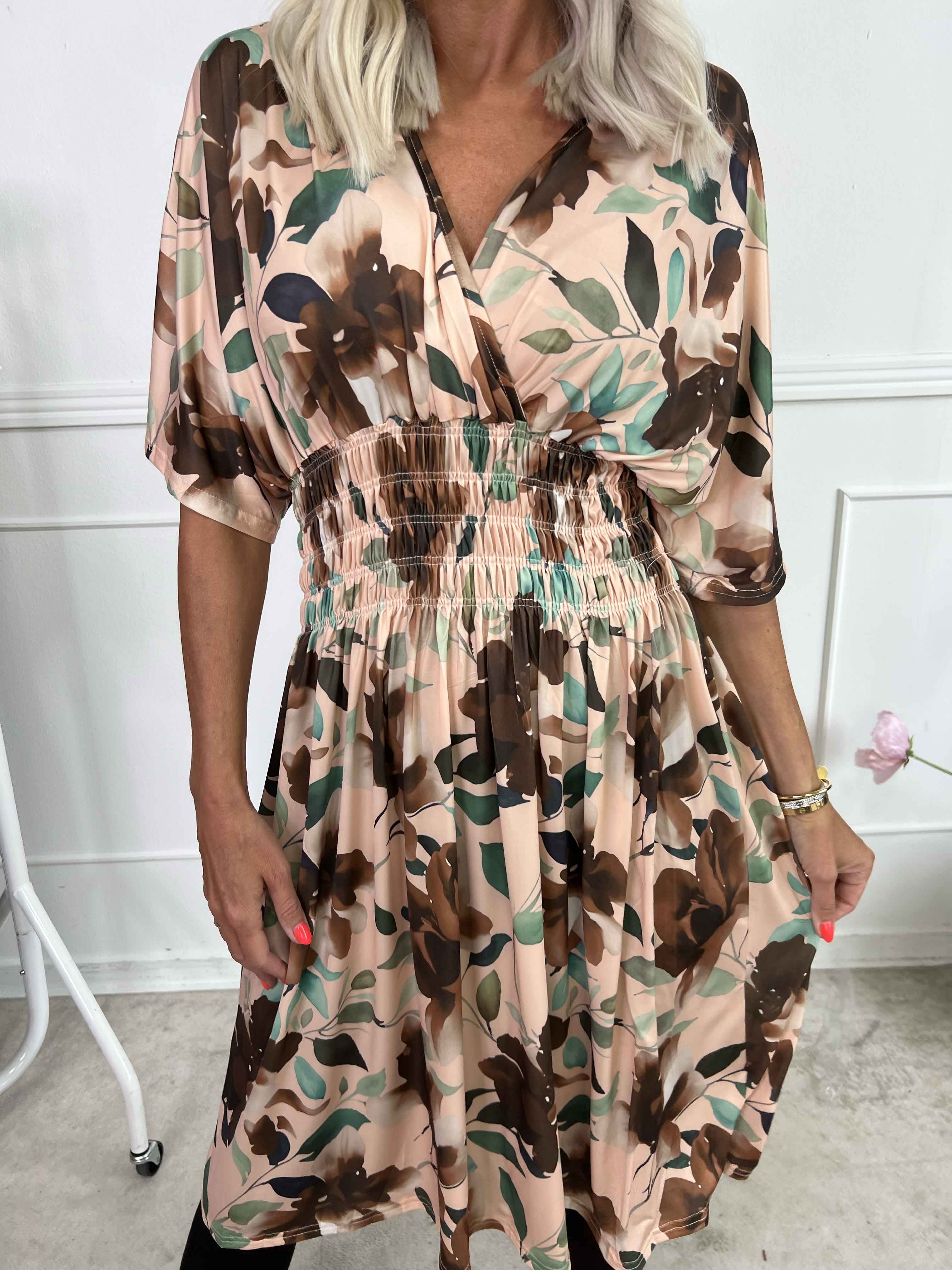 Pams Fiore Short - Kort elastisk klänning i blommigt mönster