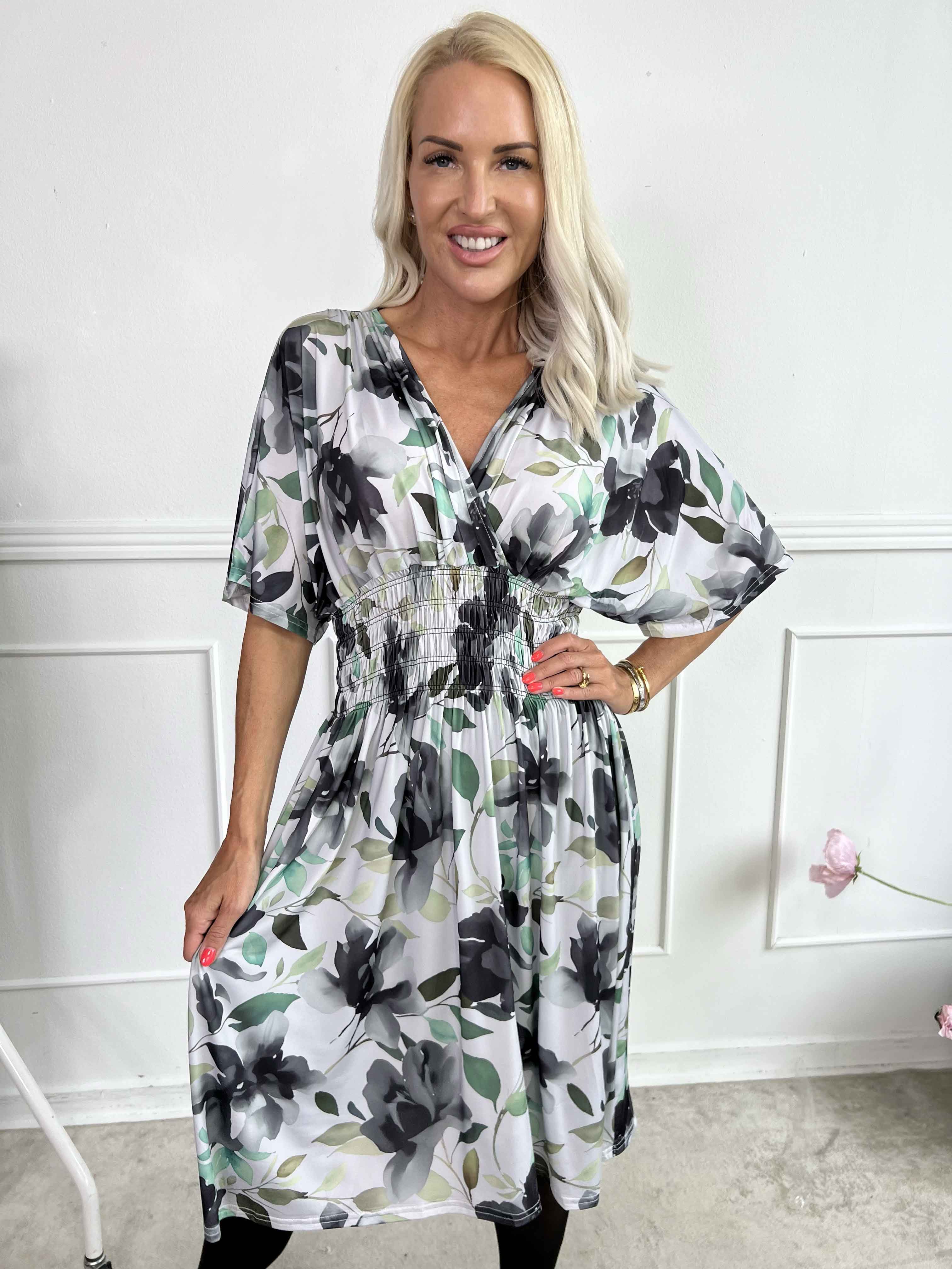 Pams Fiore Short - Kort elastisk klänning i blommigt mönster