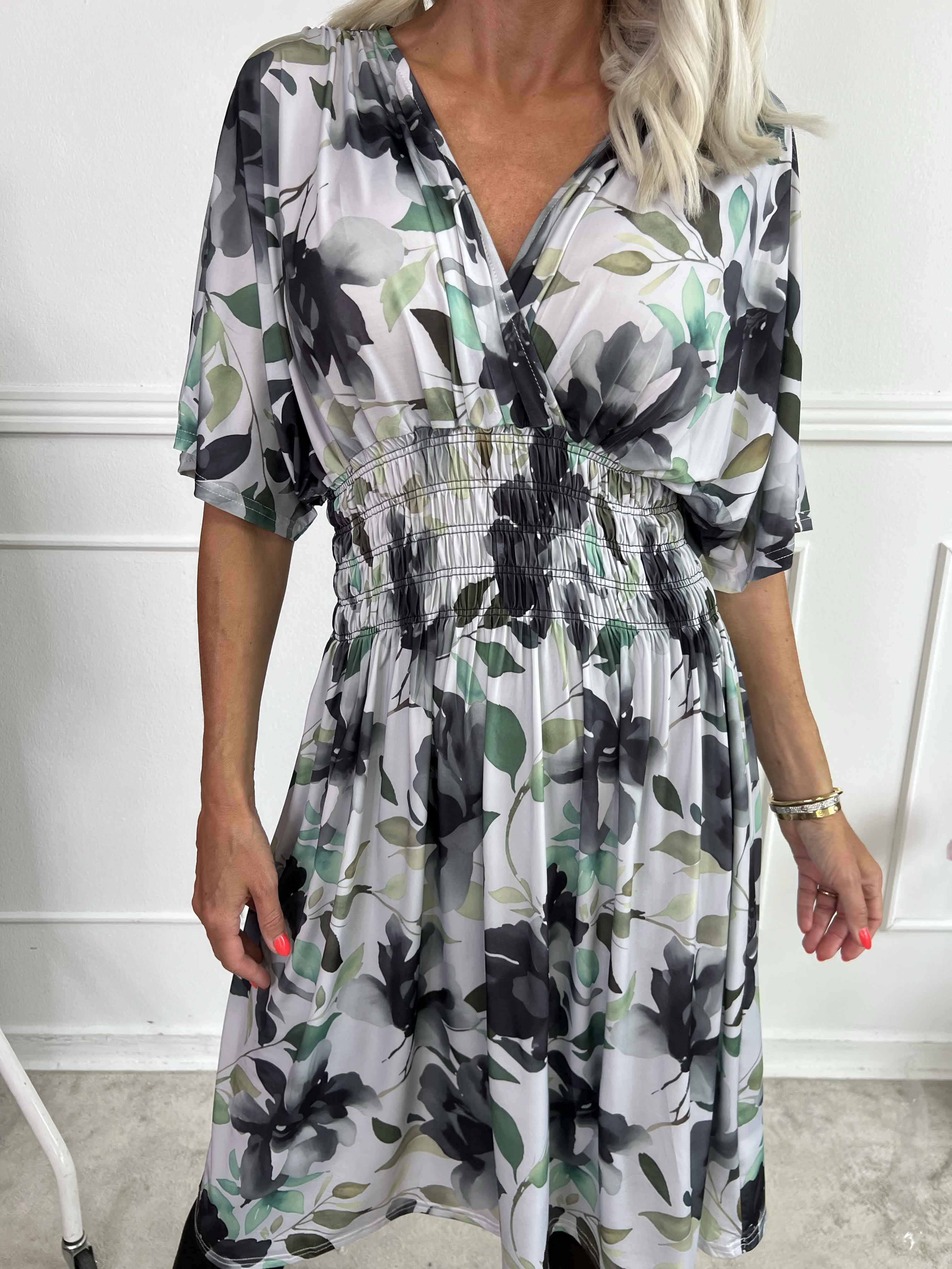 Pams Fiore Short - Kort elastisk klänning i blommigt mönster