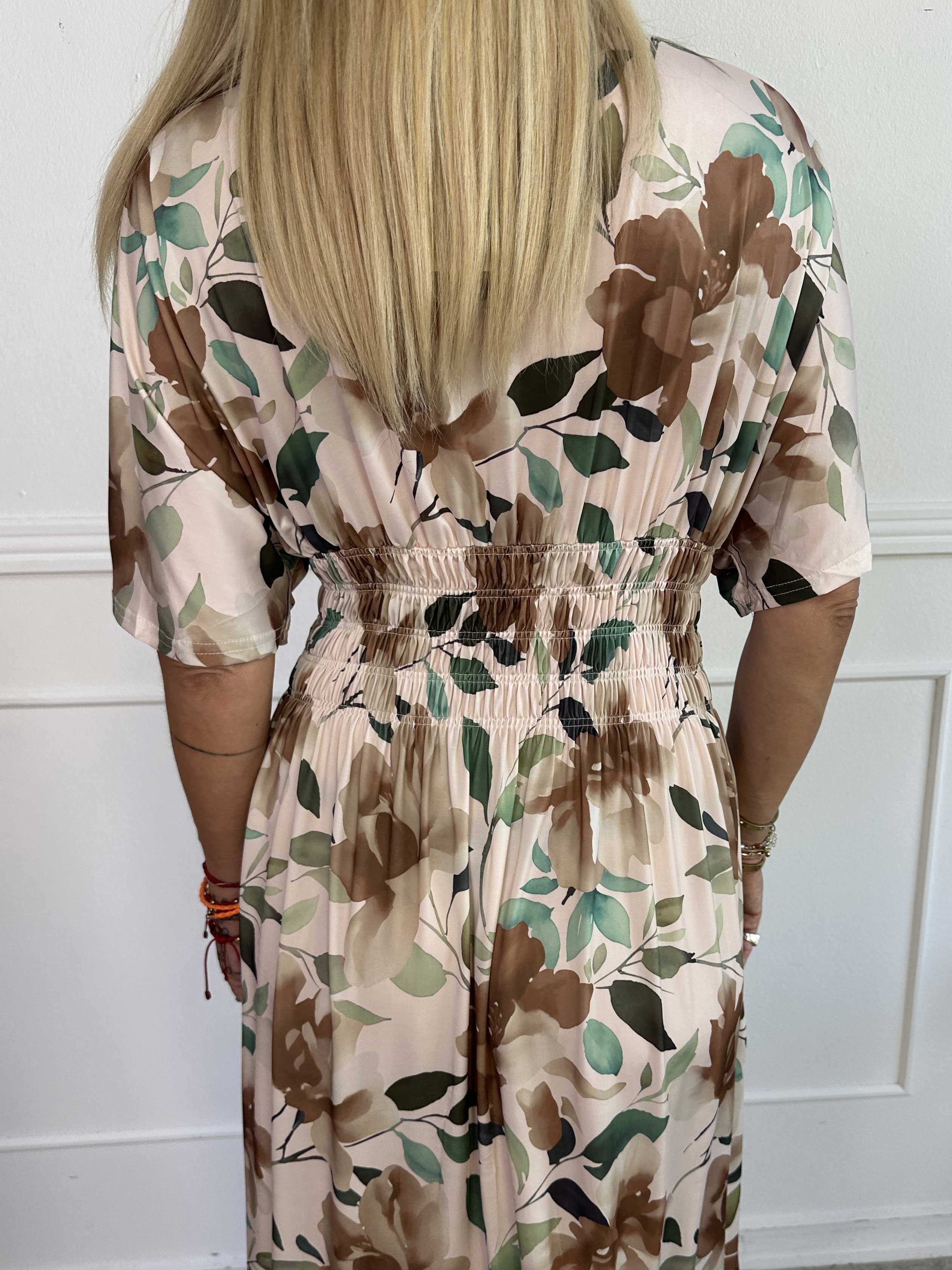 Pams Fiore - Lång elastisk klänning i blommigt mönster