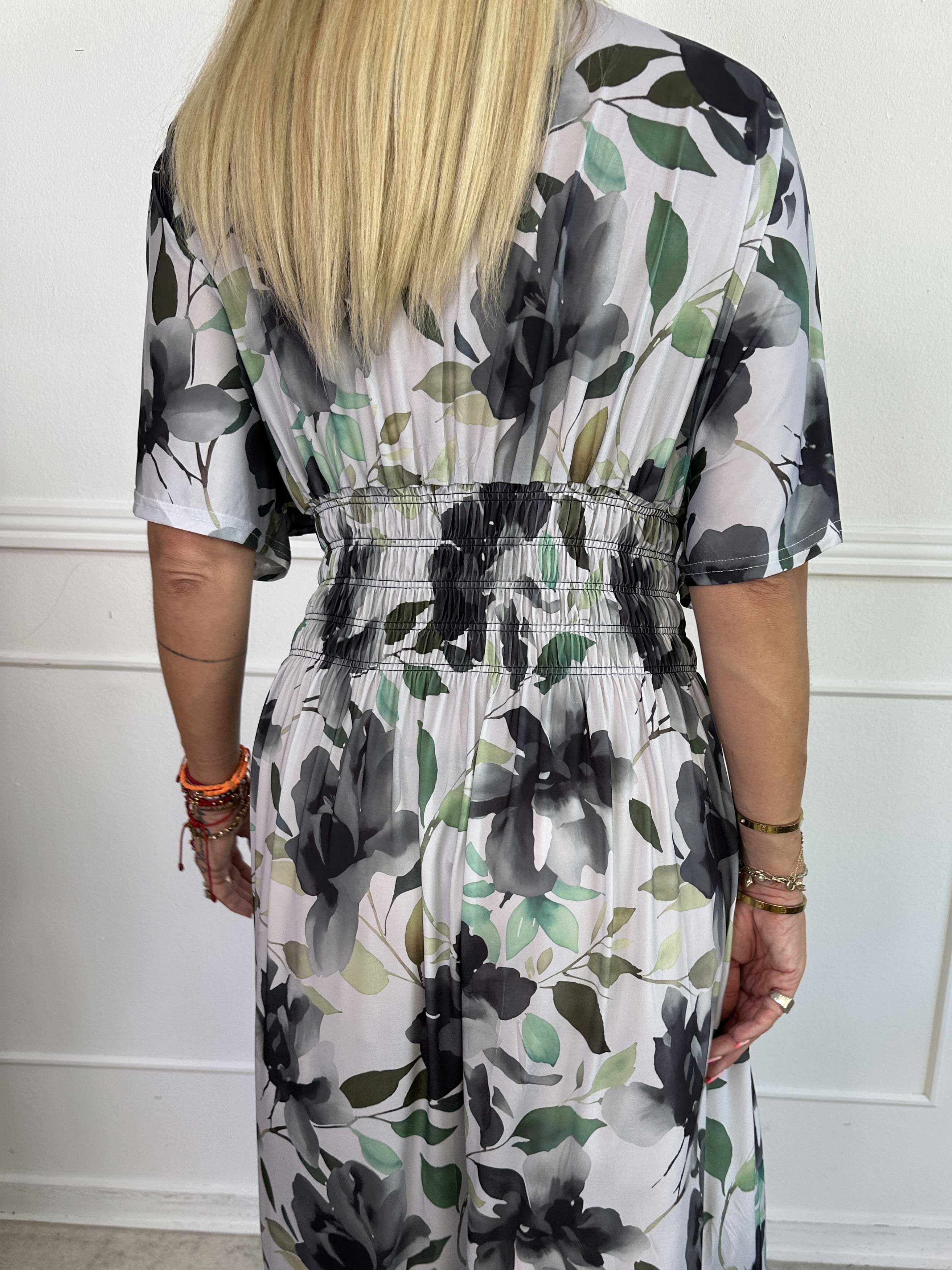 Pams Fiore - Lång elastisk klänning i blommigt mönster