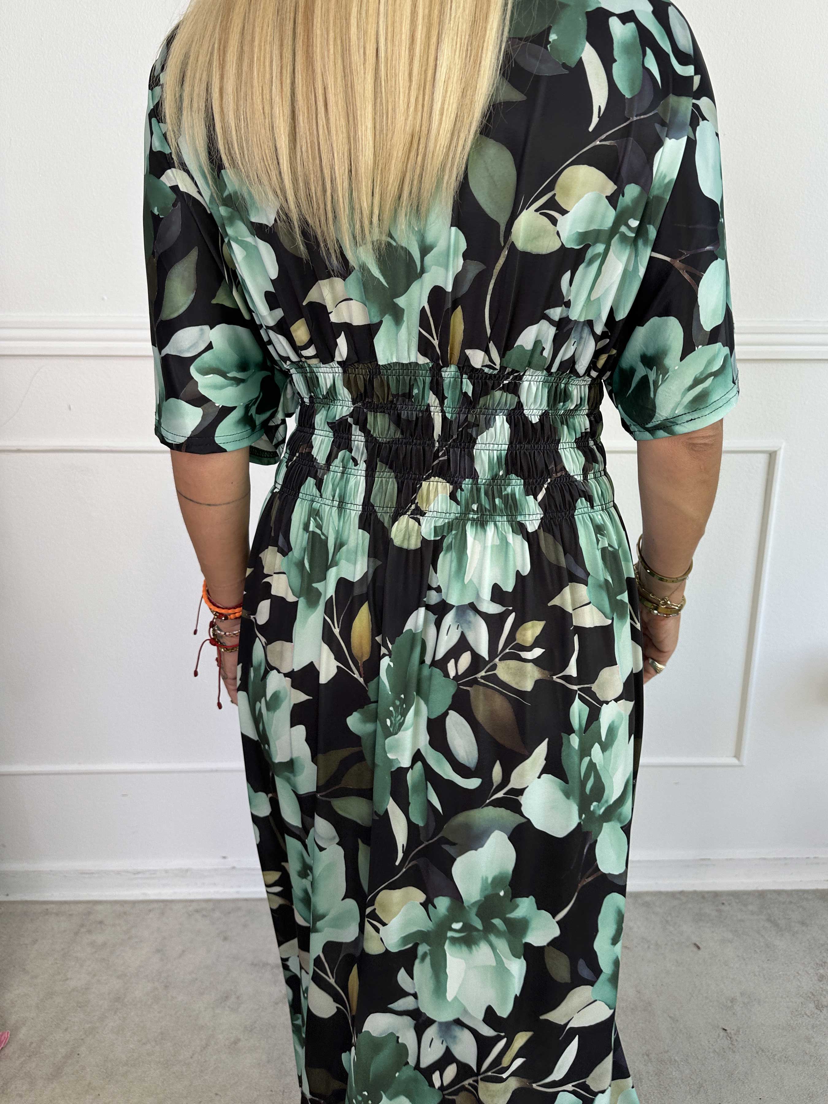 Pams Fiore - Lång elastisk klänning i blommigt mönster