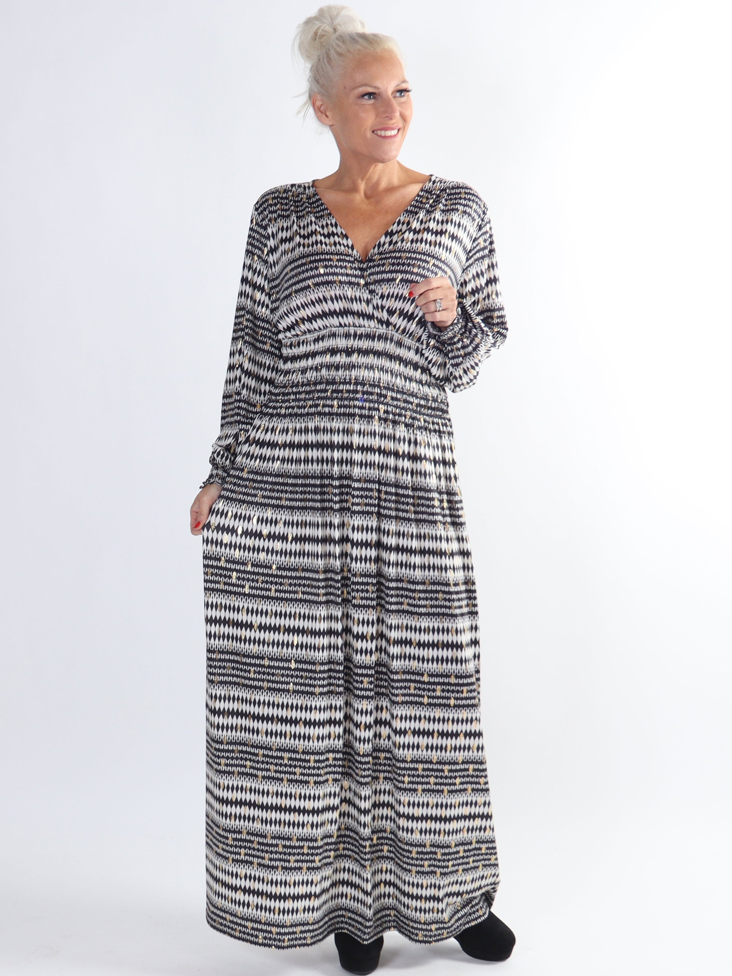 Pams Stripe L/S - Mönstrad klänning med gulddetaljer i stor storlek