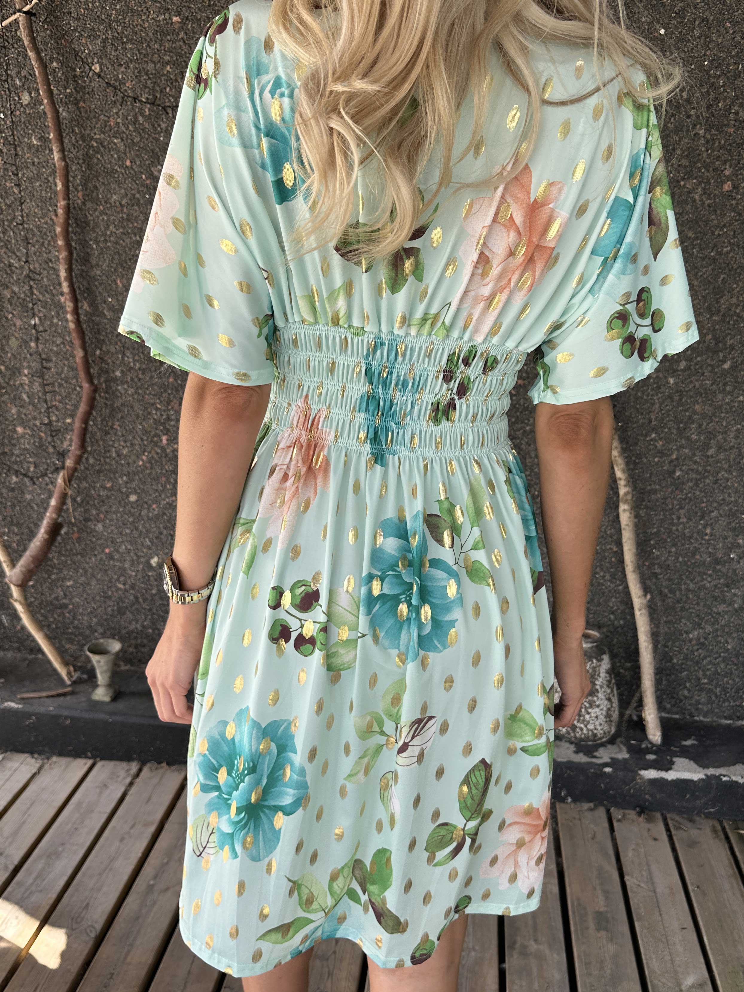 Pams Summer Short - Elastisk klänning med blommigt mönster och resår