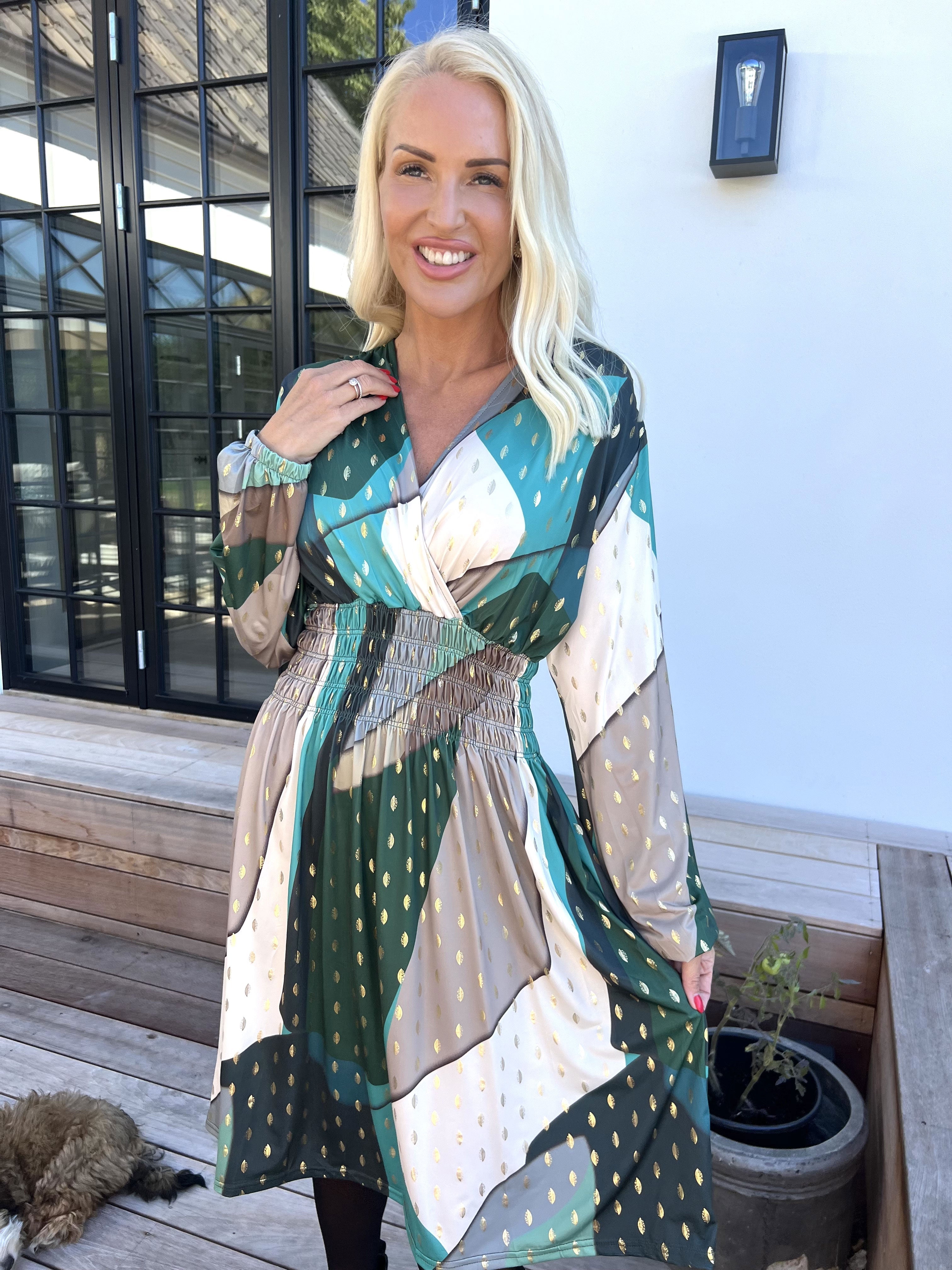 Pams Abstract Short L/S - Elastisk flerfärgad klänning med gulddetaljer