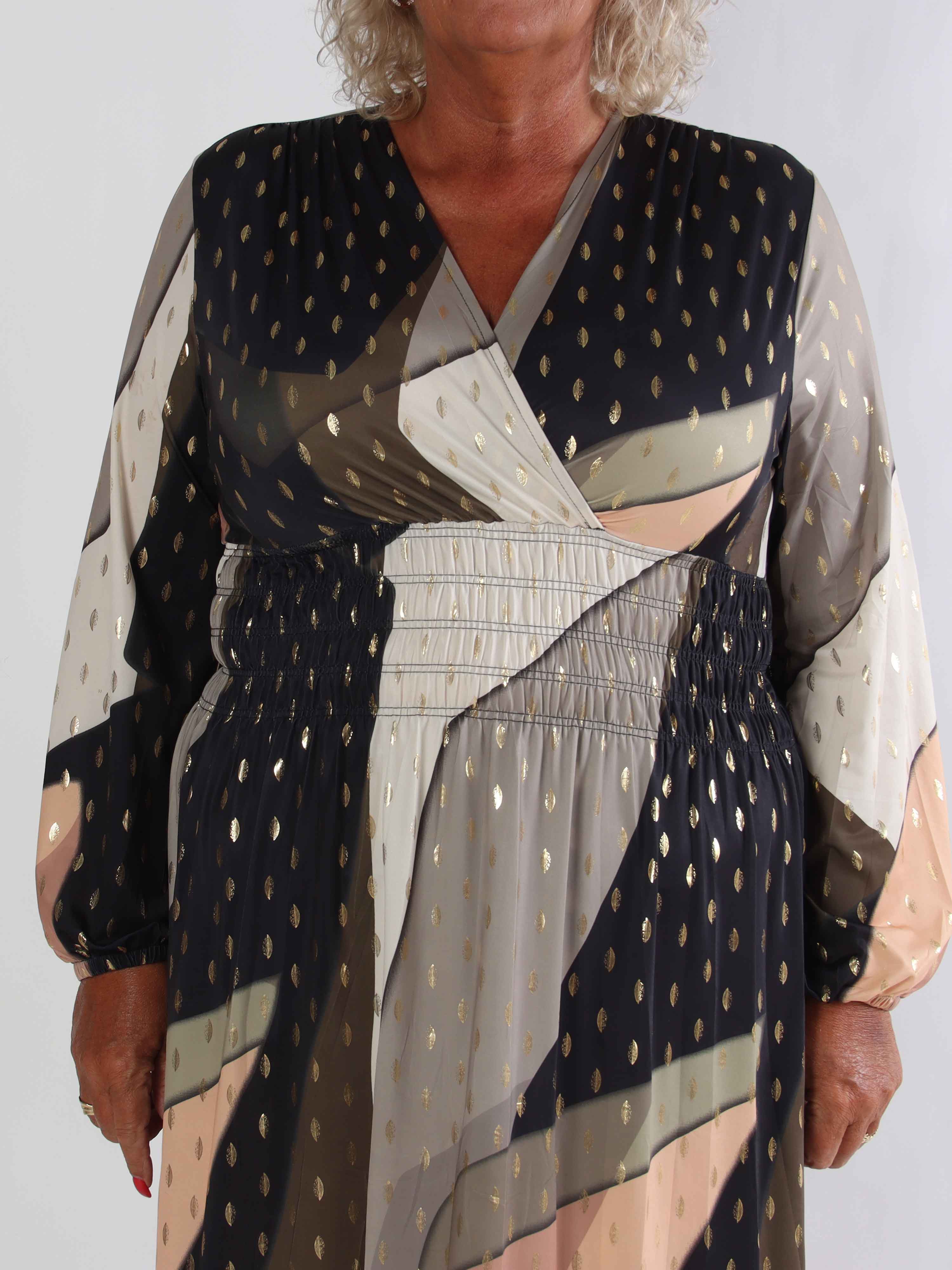 Pams Abstract Short L/S - Elastisk flerfärgad plus size klänning med gulddetaljer