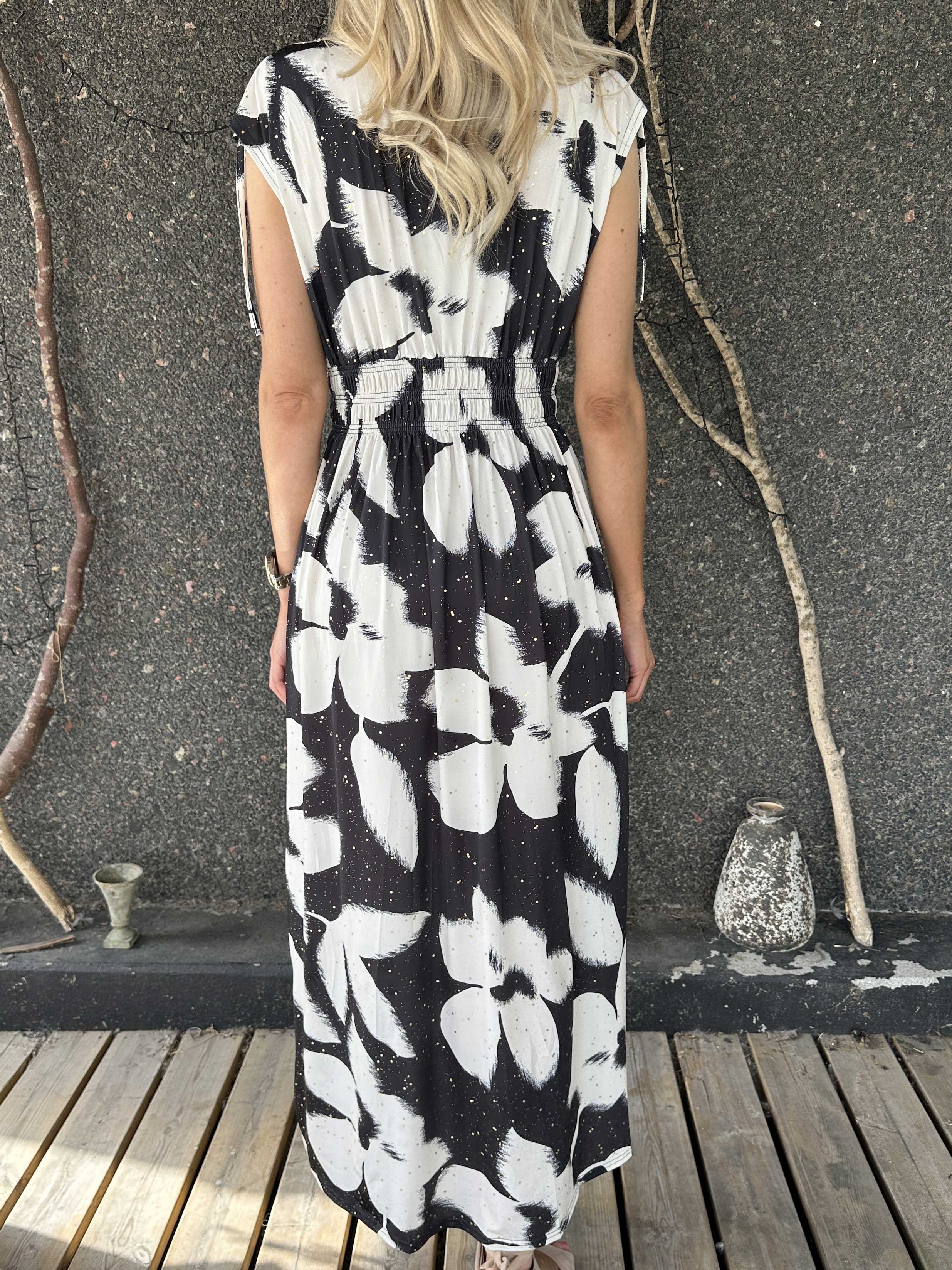 Pams Art Flower Sleeveless - Lång elastisk klänning med stora blomstermotiv