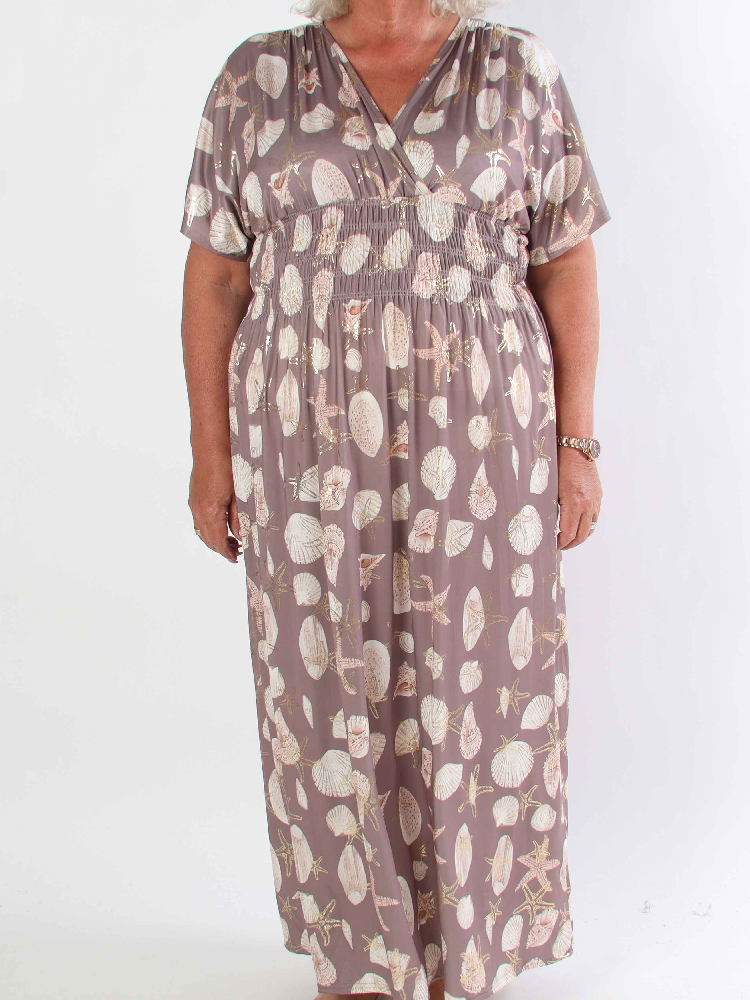 Pams Beach - Lång elastisk plus size klänning med musslor