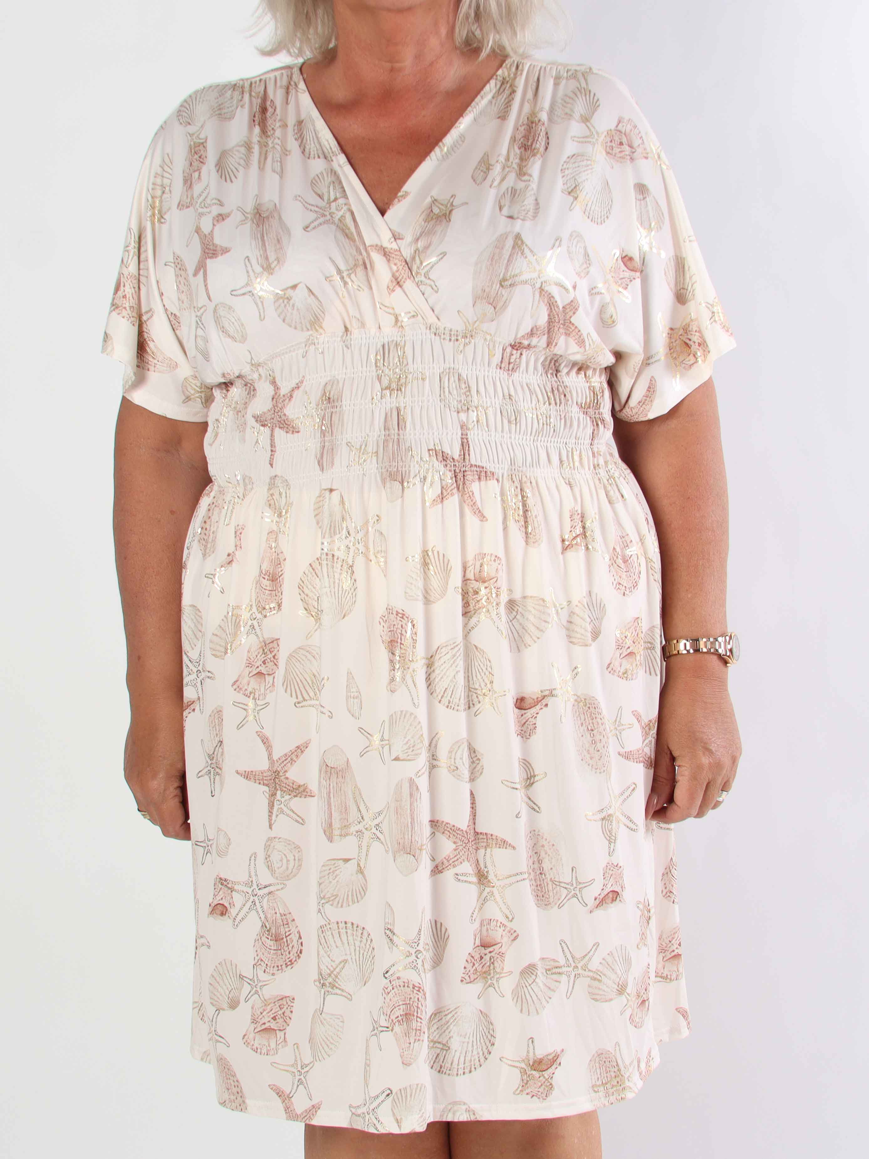 Pams Beach Short - Elastisk plus size klänning med musslor