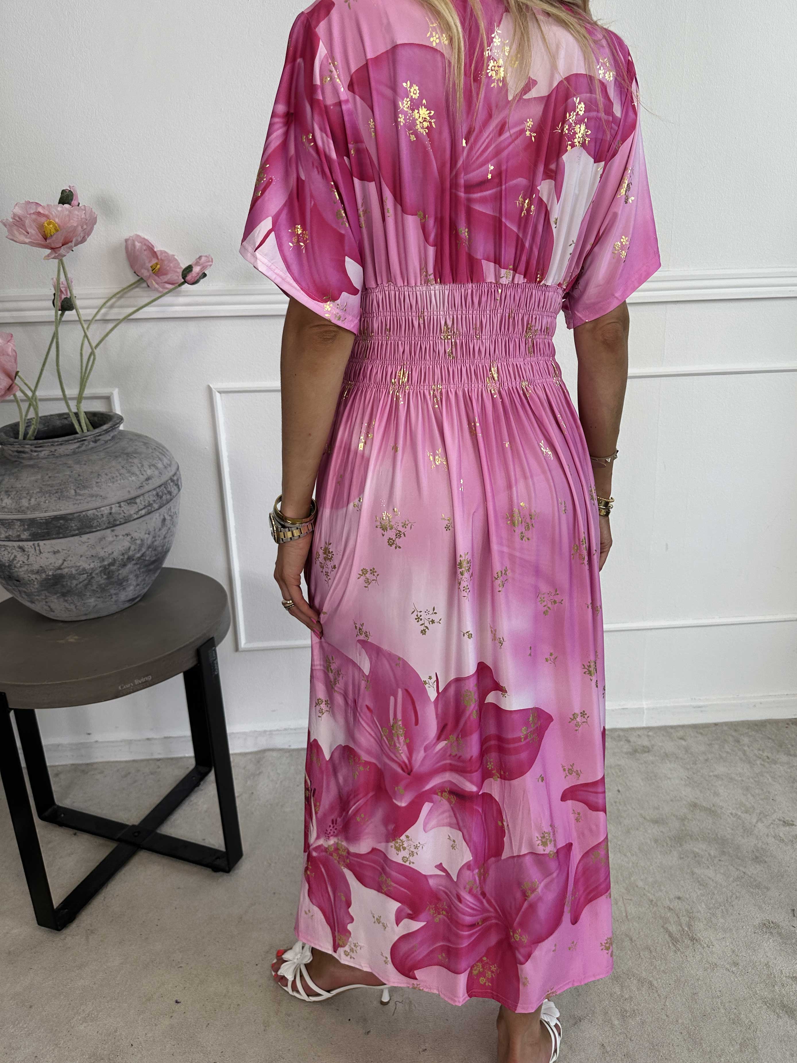 Pams Big Lily - Elastisk klänning med stora liljor och gulddetaljer