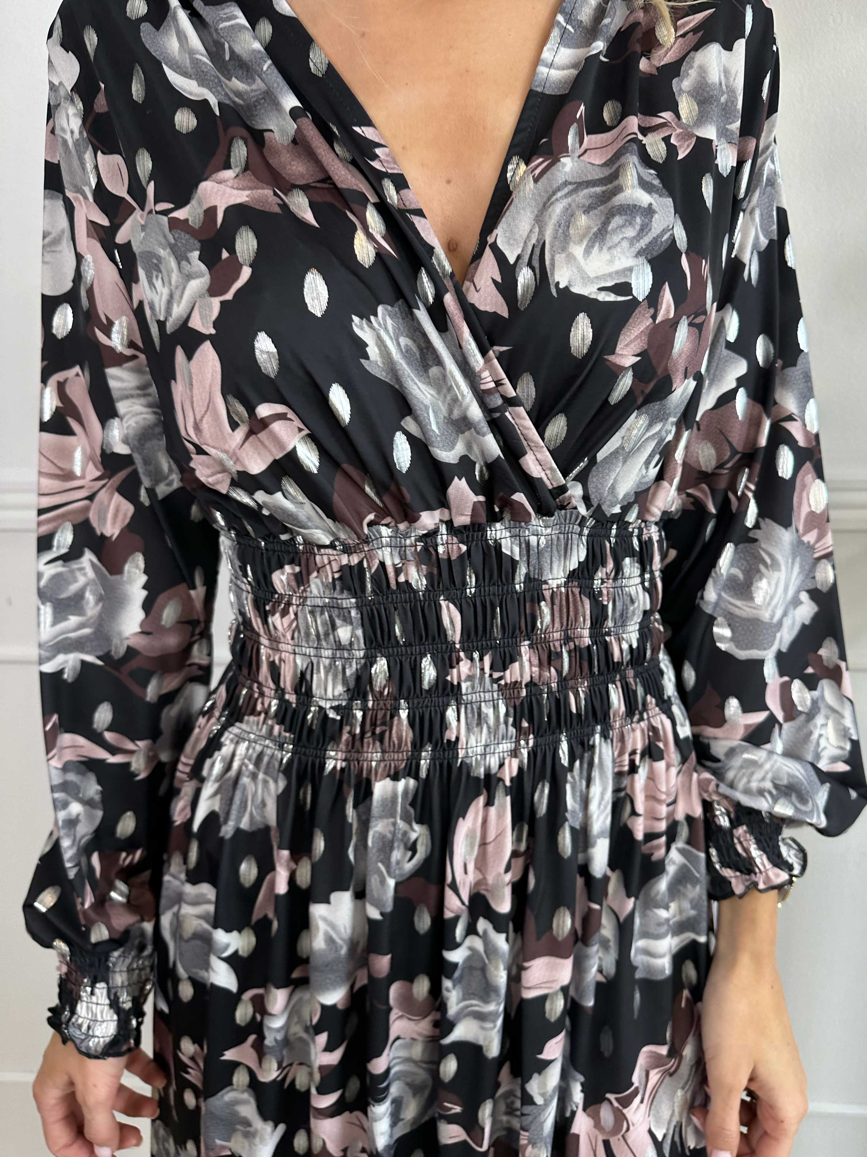 Pams Blossom Short L/S - Elastisk klänning i skrynkelfritt tyg med silverdetaljer