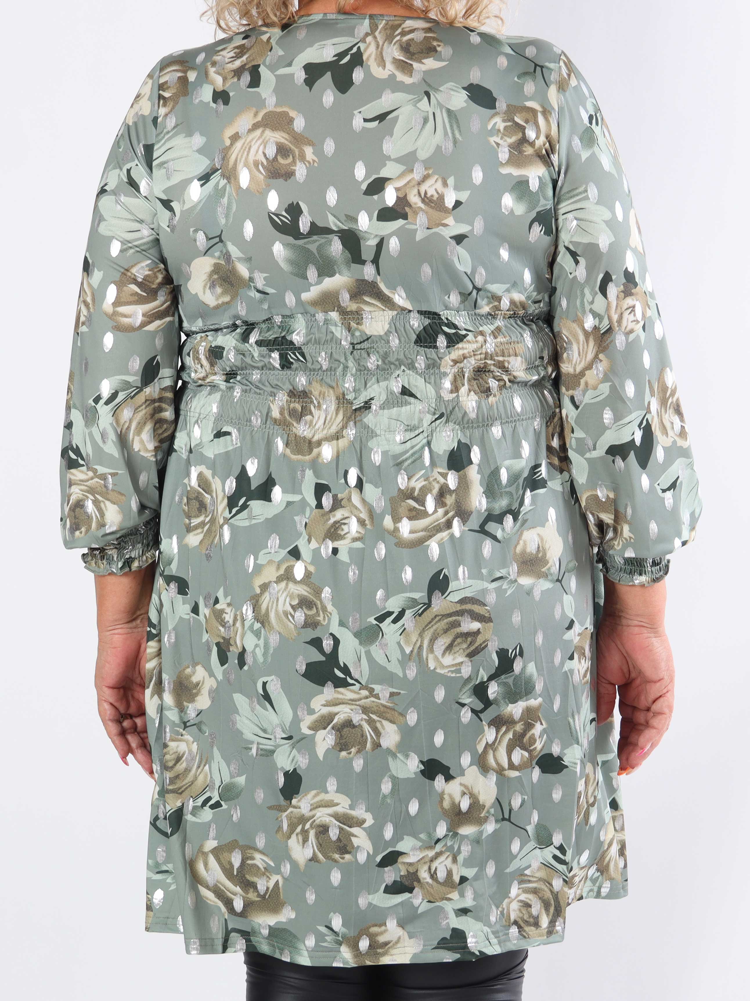 Pams Blossom Short L/S - Plus size-klänning i skrynkelfritt tyg med silverdetaljer