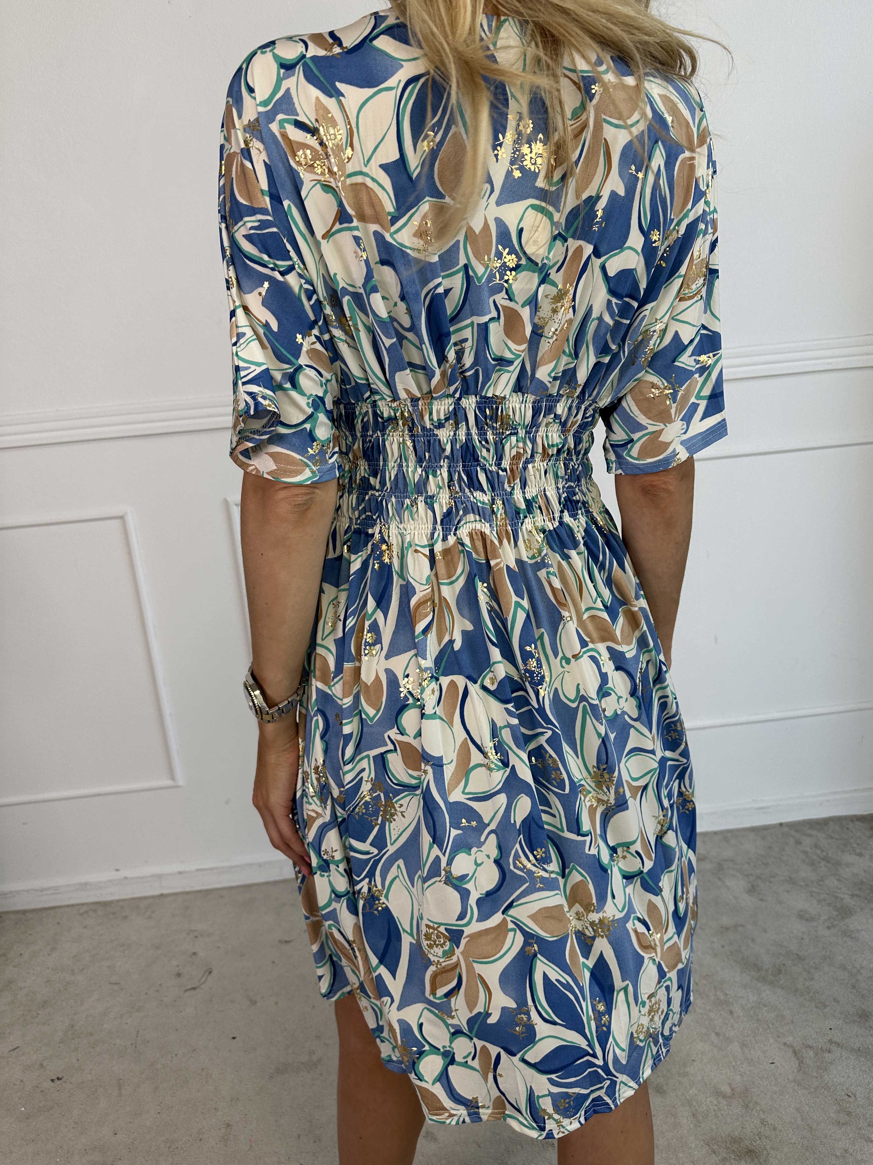 Pams Blossoming Short - Elastisk mönstrad klänning med resår