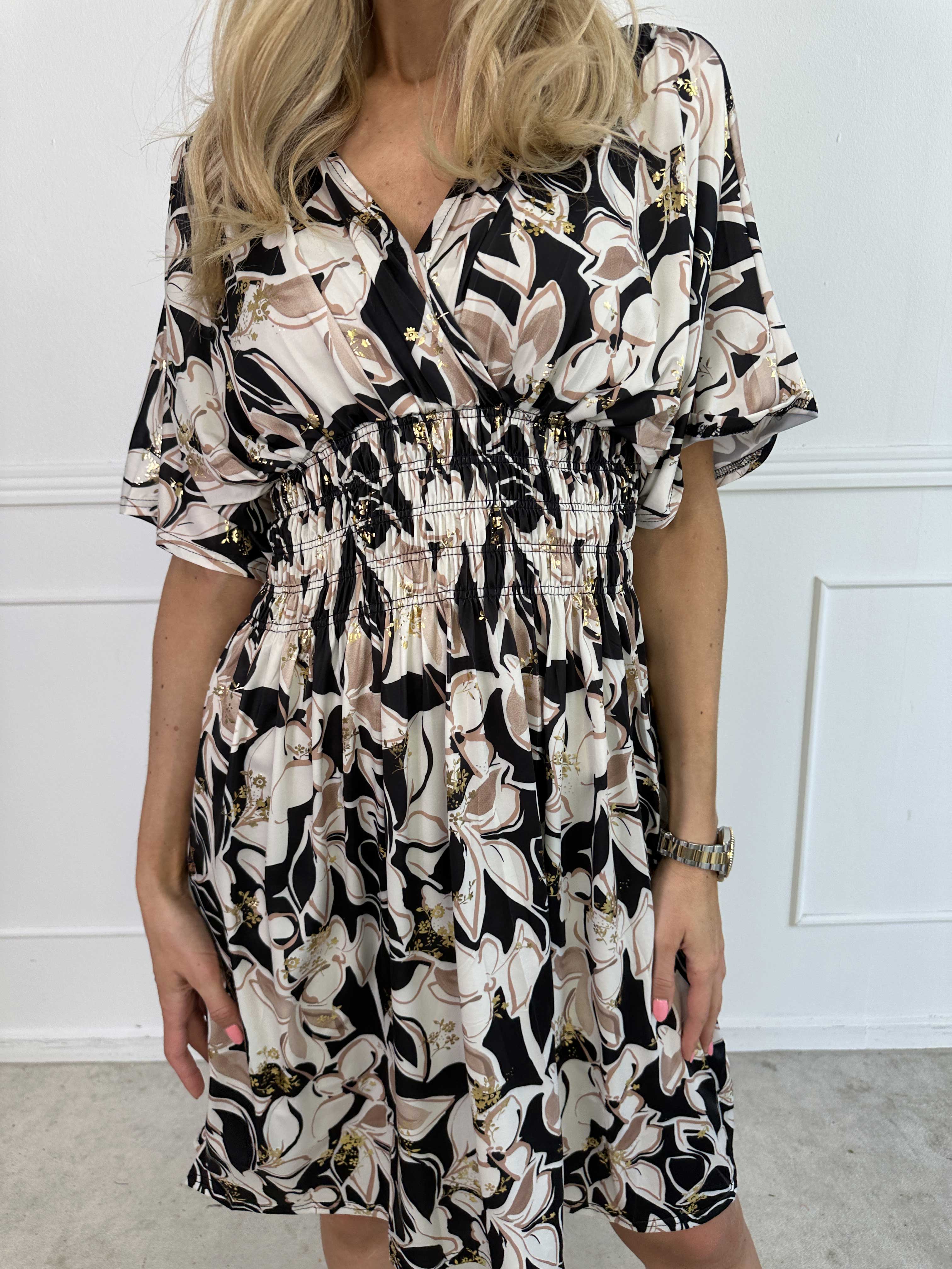 Pams Blossoming Short - Elastisk mönstrad klänning med resår