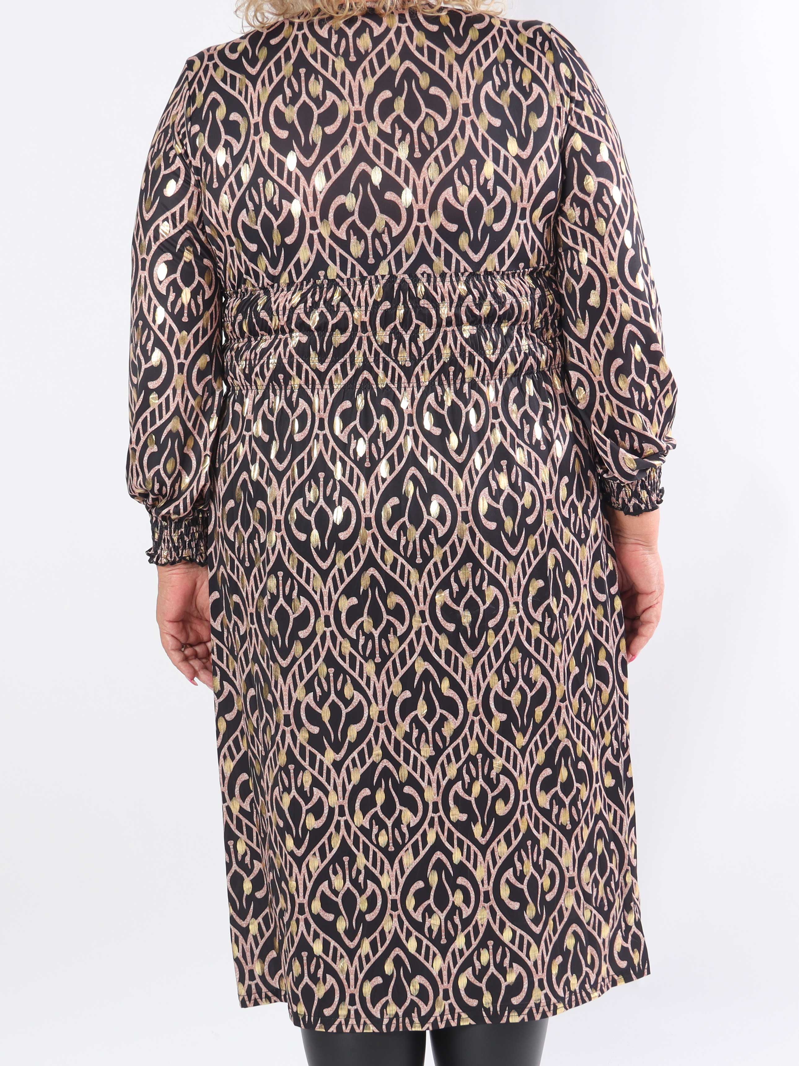 Pams Boho Midi L/S - Elastisk plus size-klänning i skrynkelfritt tyg