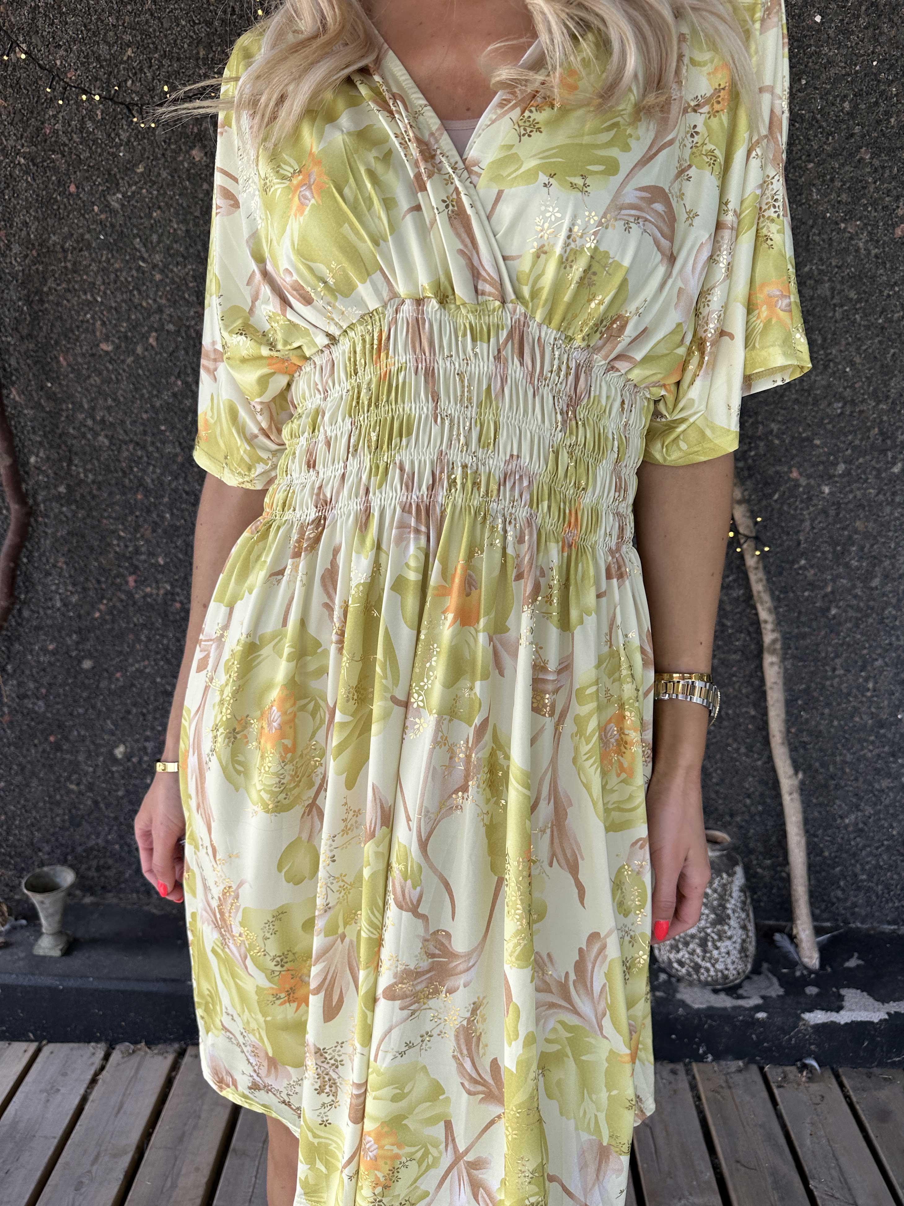 Pams Botanic Short - Stretchig blommig klänning