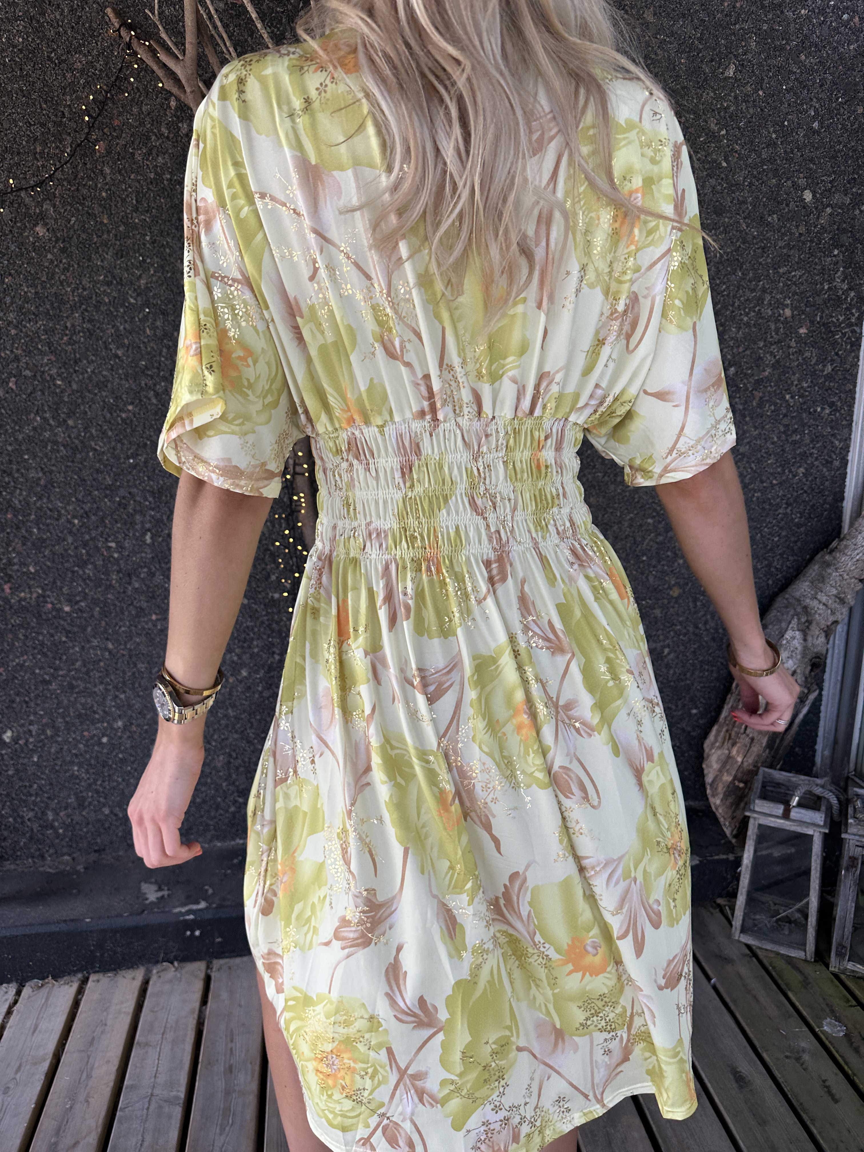 Pams Botanic Short - Stretchig blommig klänning