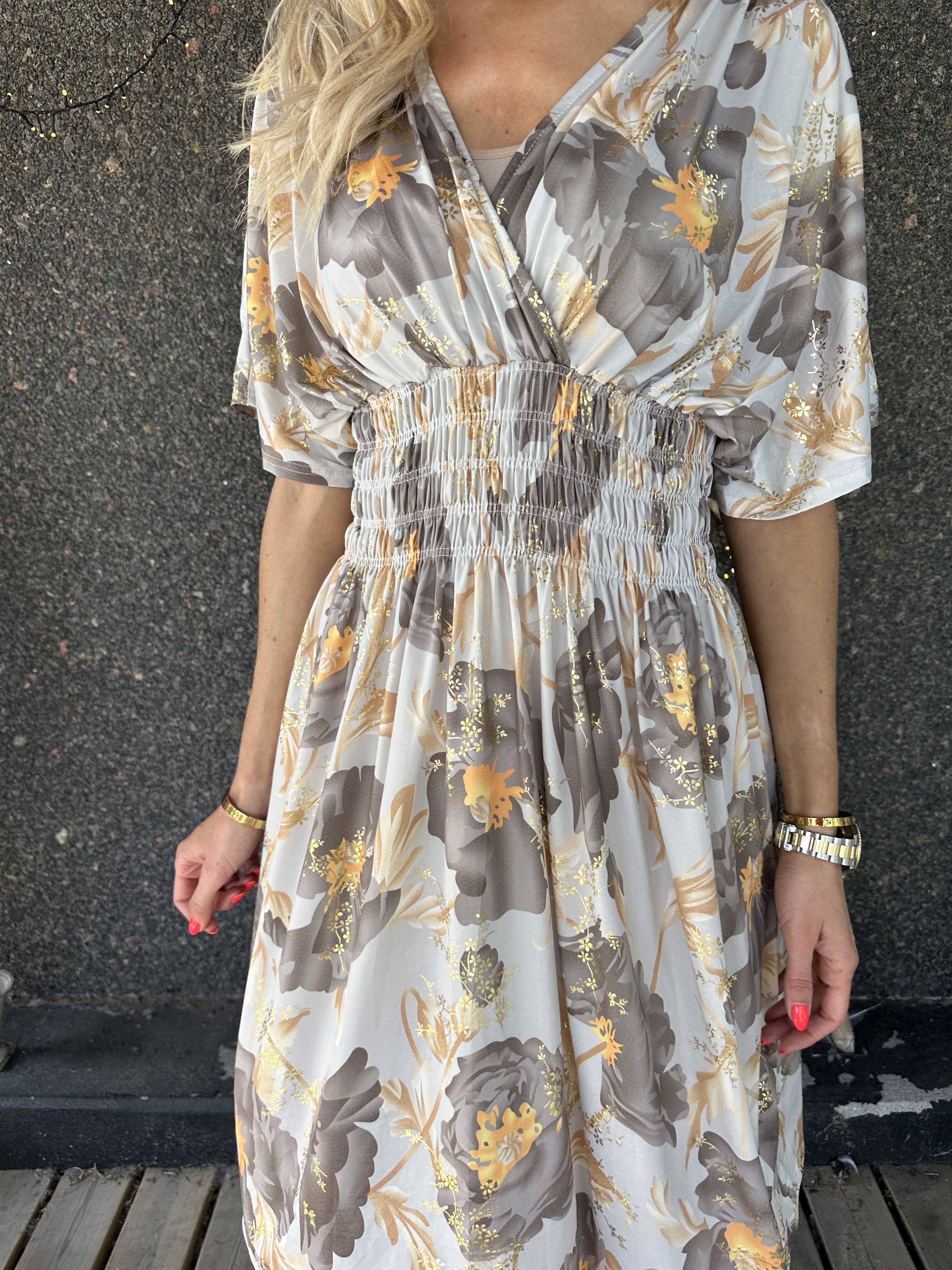 Pams Botanic Short - Stretchig blommig klänning