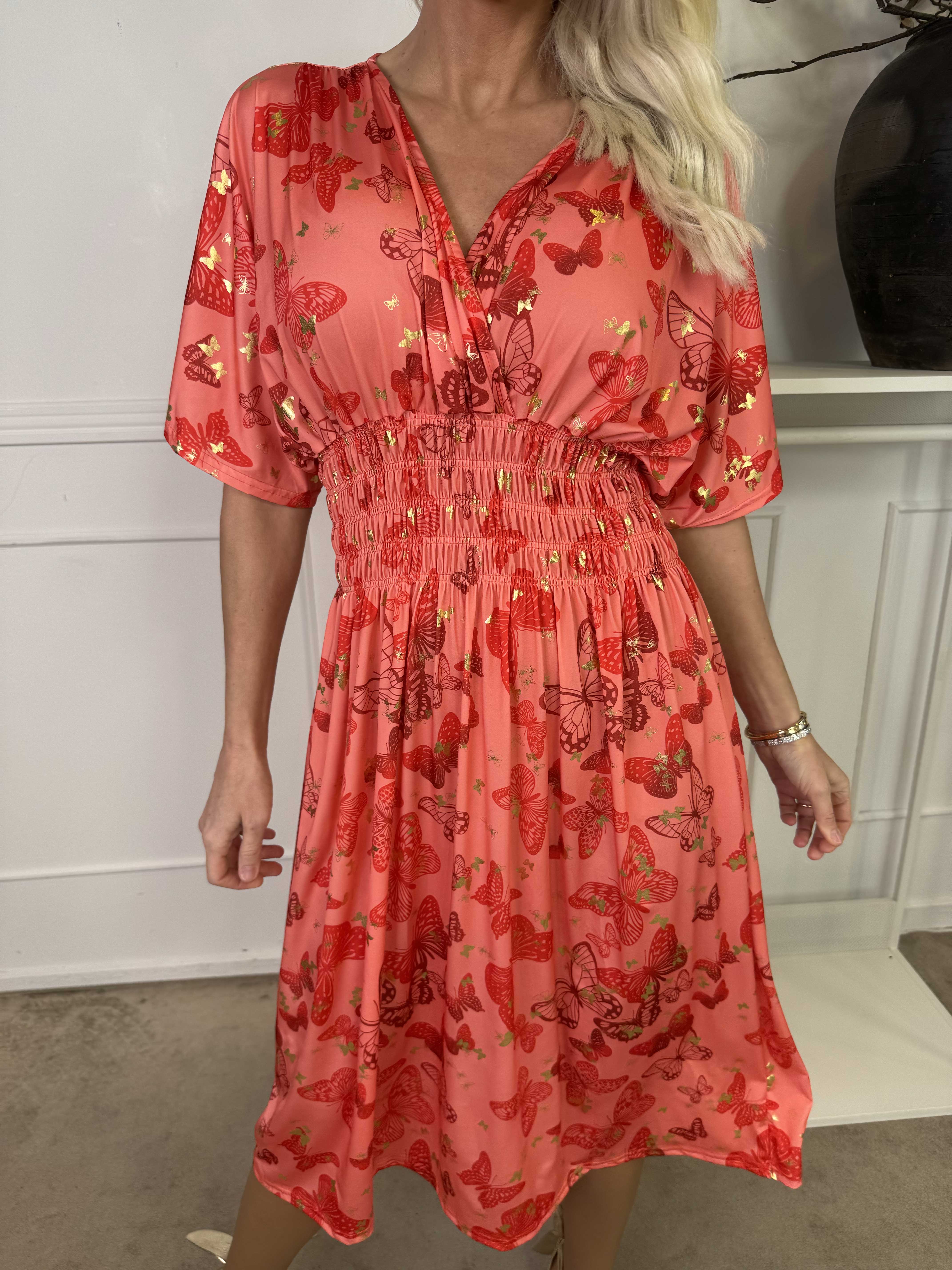 Pams Butterfly Midi S/S - Elastisk klänning med fjärilsmönster