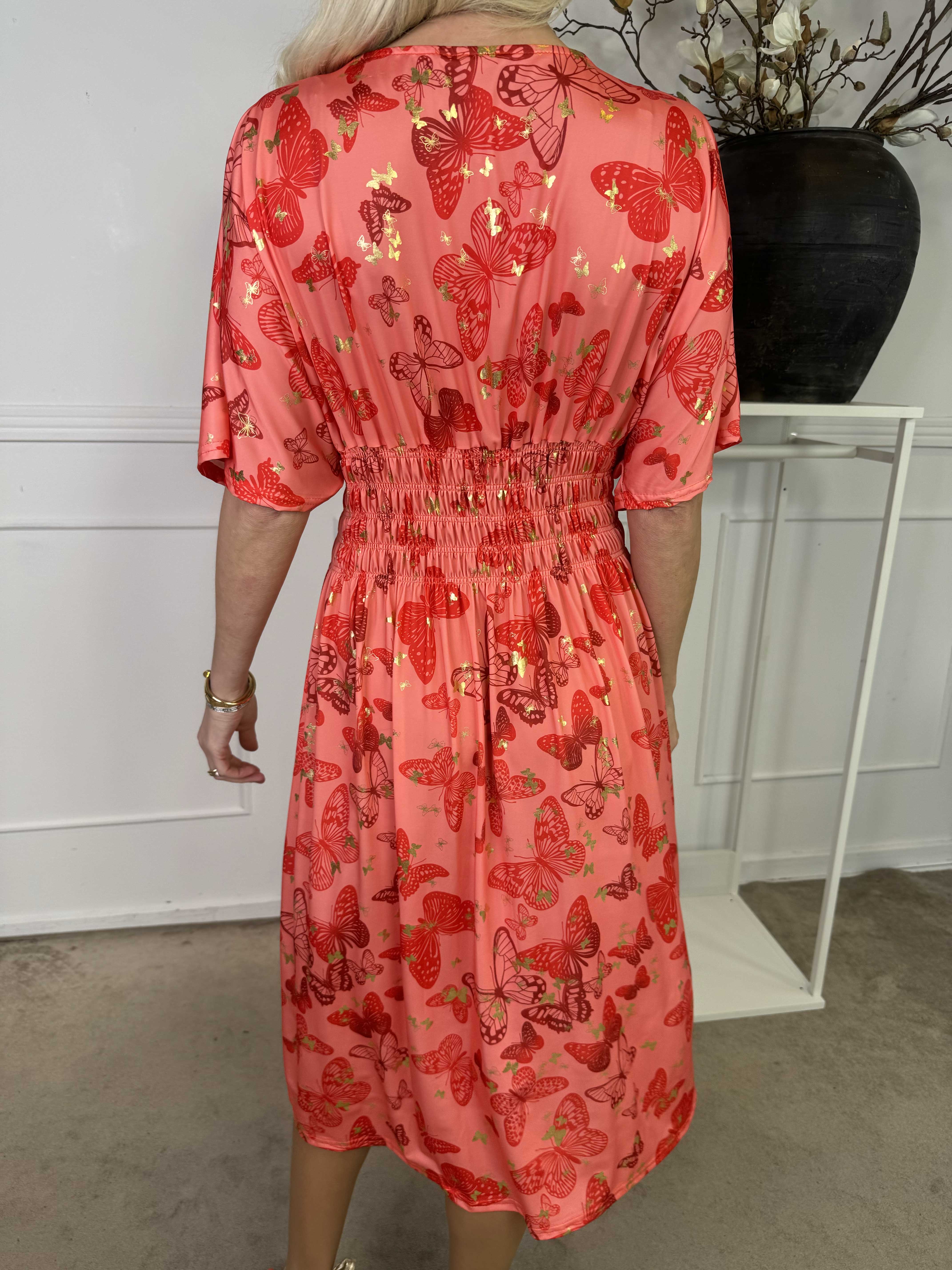 Pams Butterfly Midi S/S - Elastisk klänning med fjärilsmönster