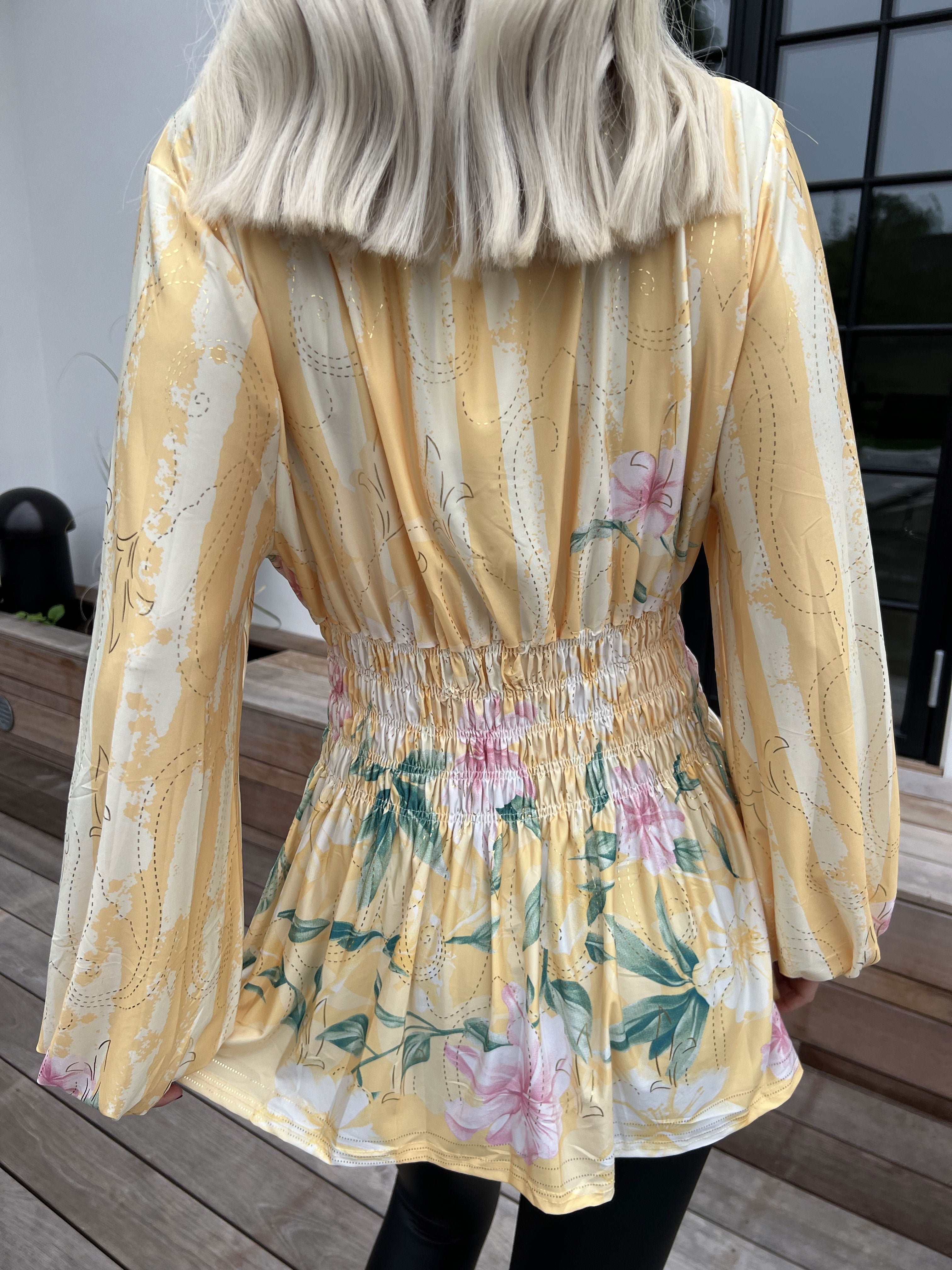 Pams Floral Stripe Shirt L/S - Elastisk blus med blommigt mönster och gulddetaljer
