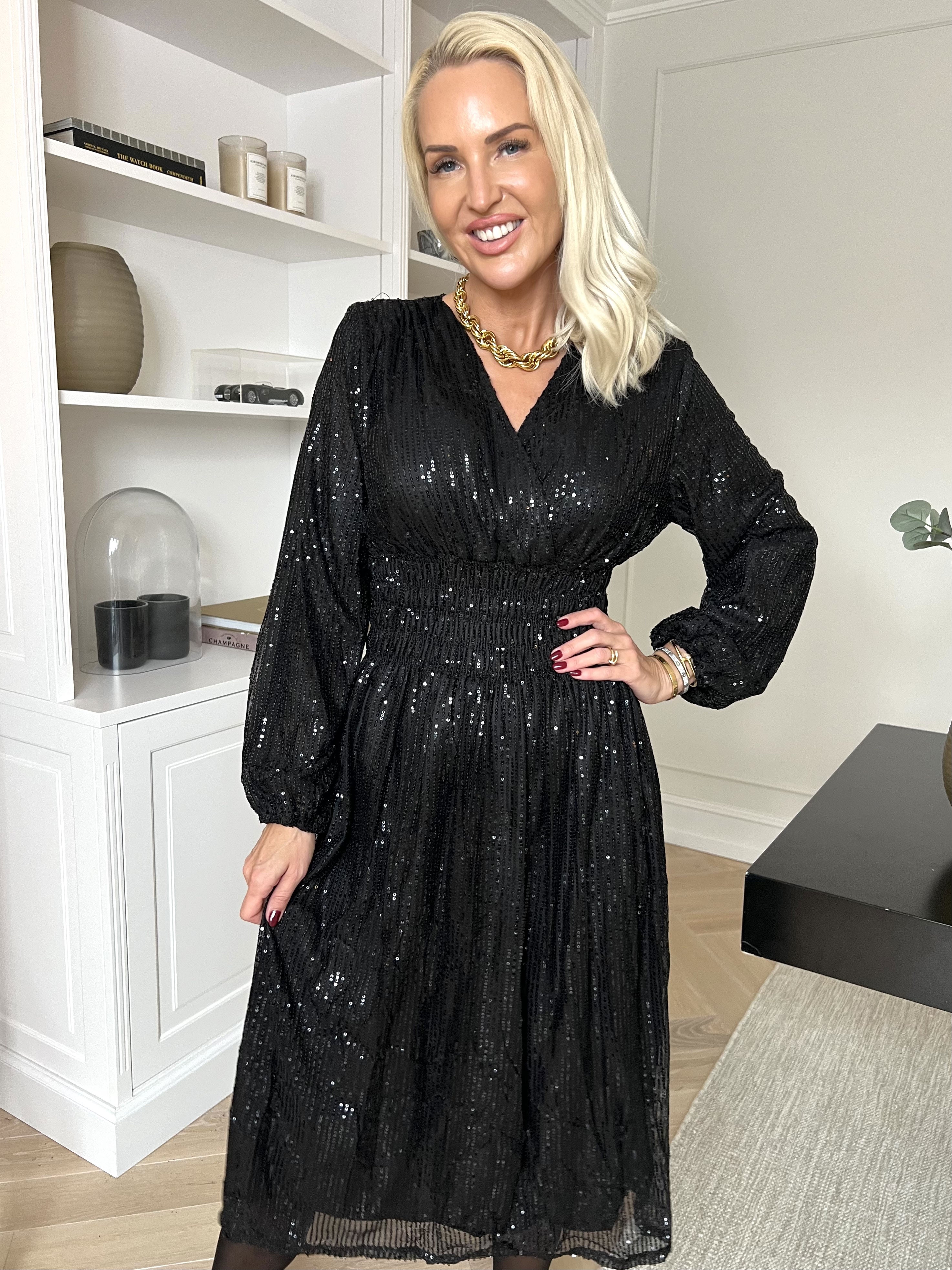 Pams Glitter Midi L/S - Vacker klänning med smock och paljetter