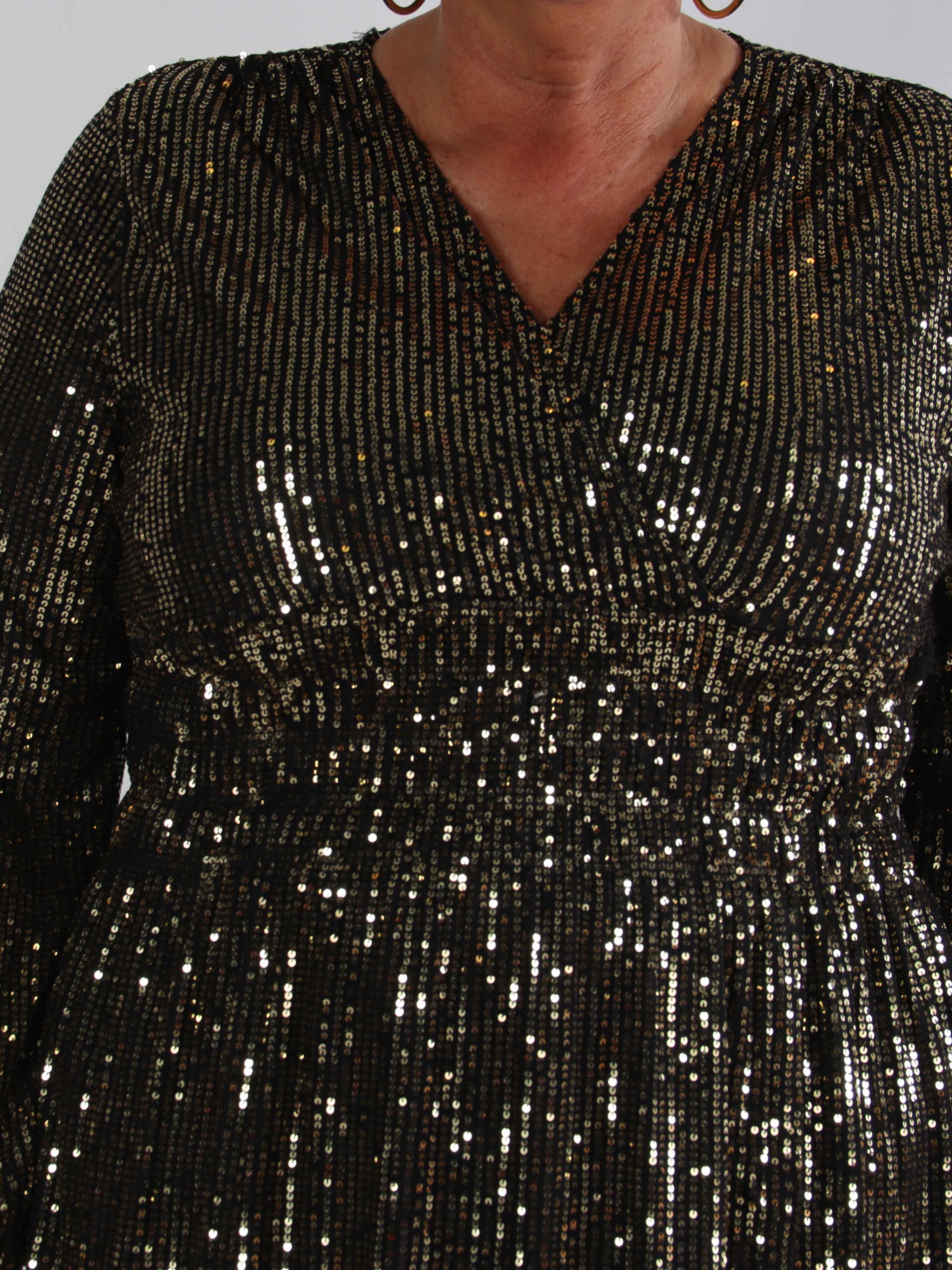 Pams Glitter Midi L/S - Plus size klänning med smock och paljetter