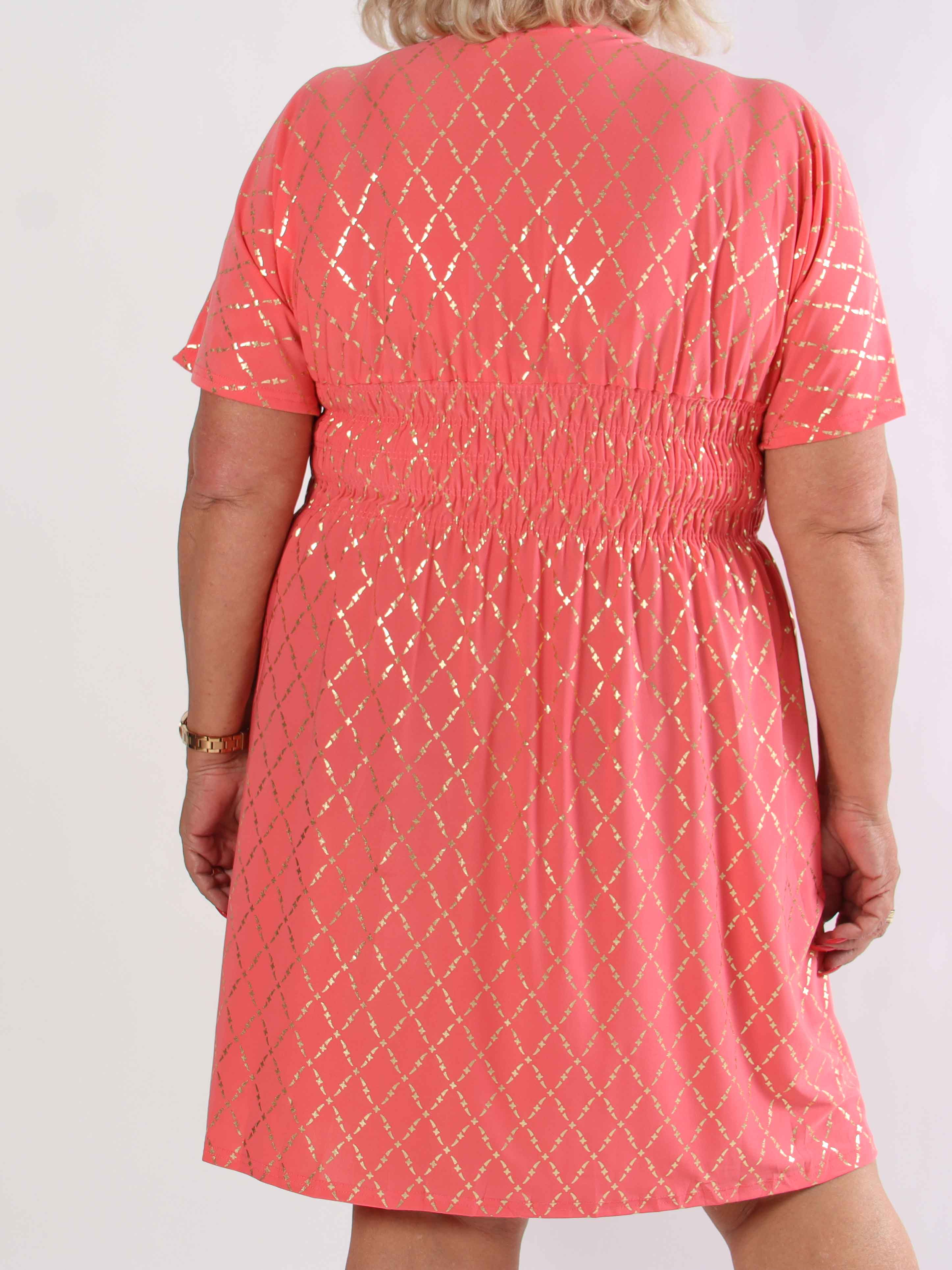 Pams Gold Check Short - Kort elastisk plus size klänning med gulddetaljer