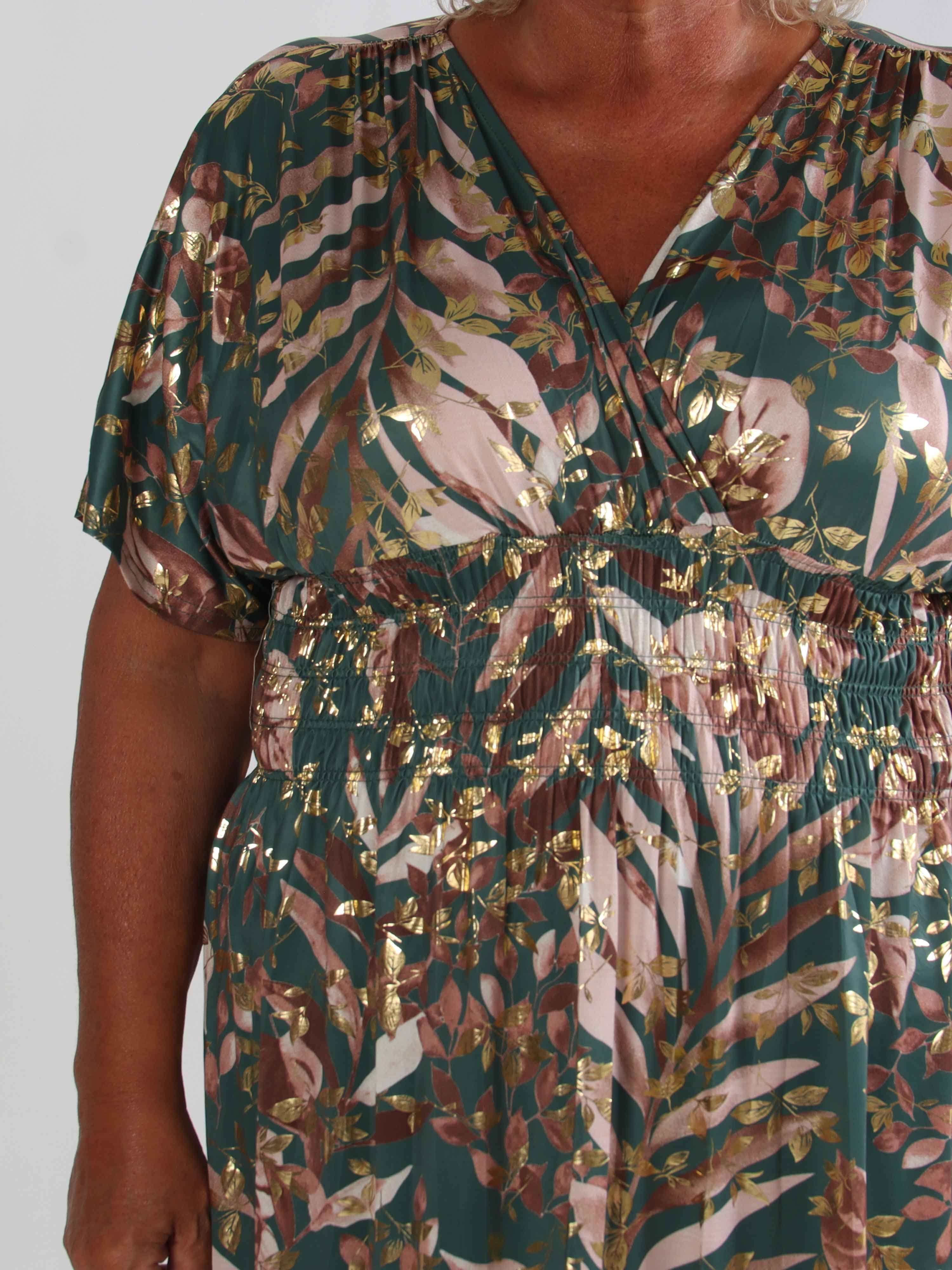 Pams Gold Leaf - Elastisk plus size klänning med blommigt mönster och gulddetaljer
