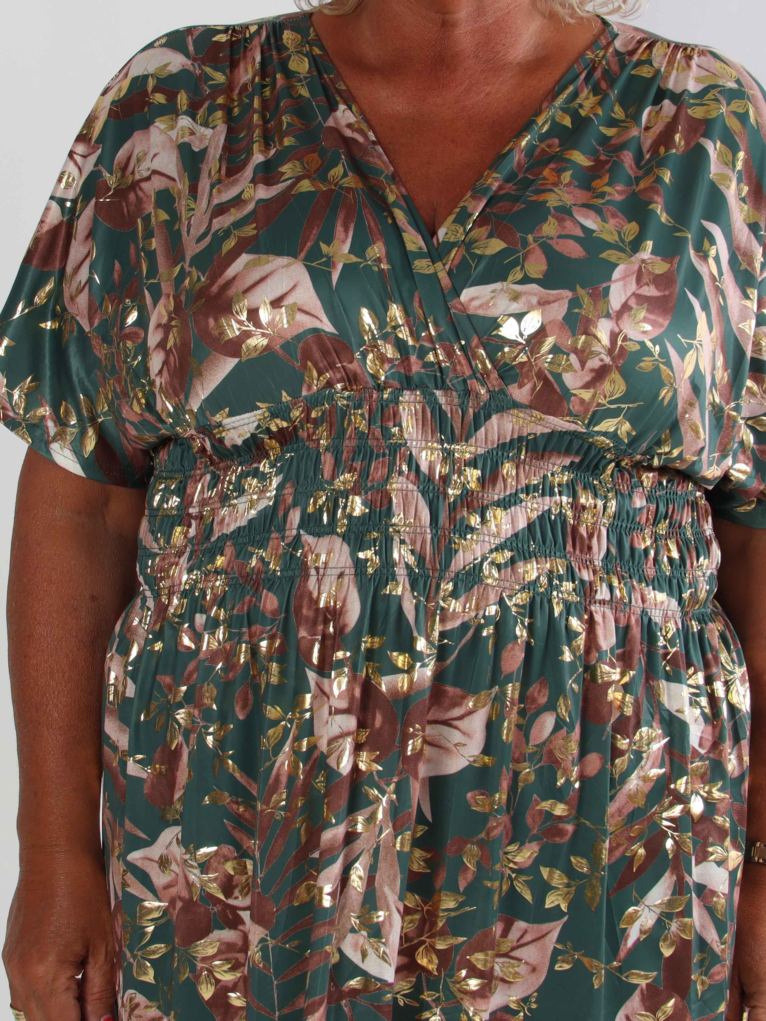 Pams Gold Leaf Short - Plus size klänning med blommigt mönster och gulddetaljer