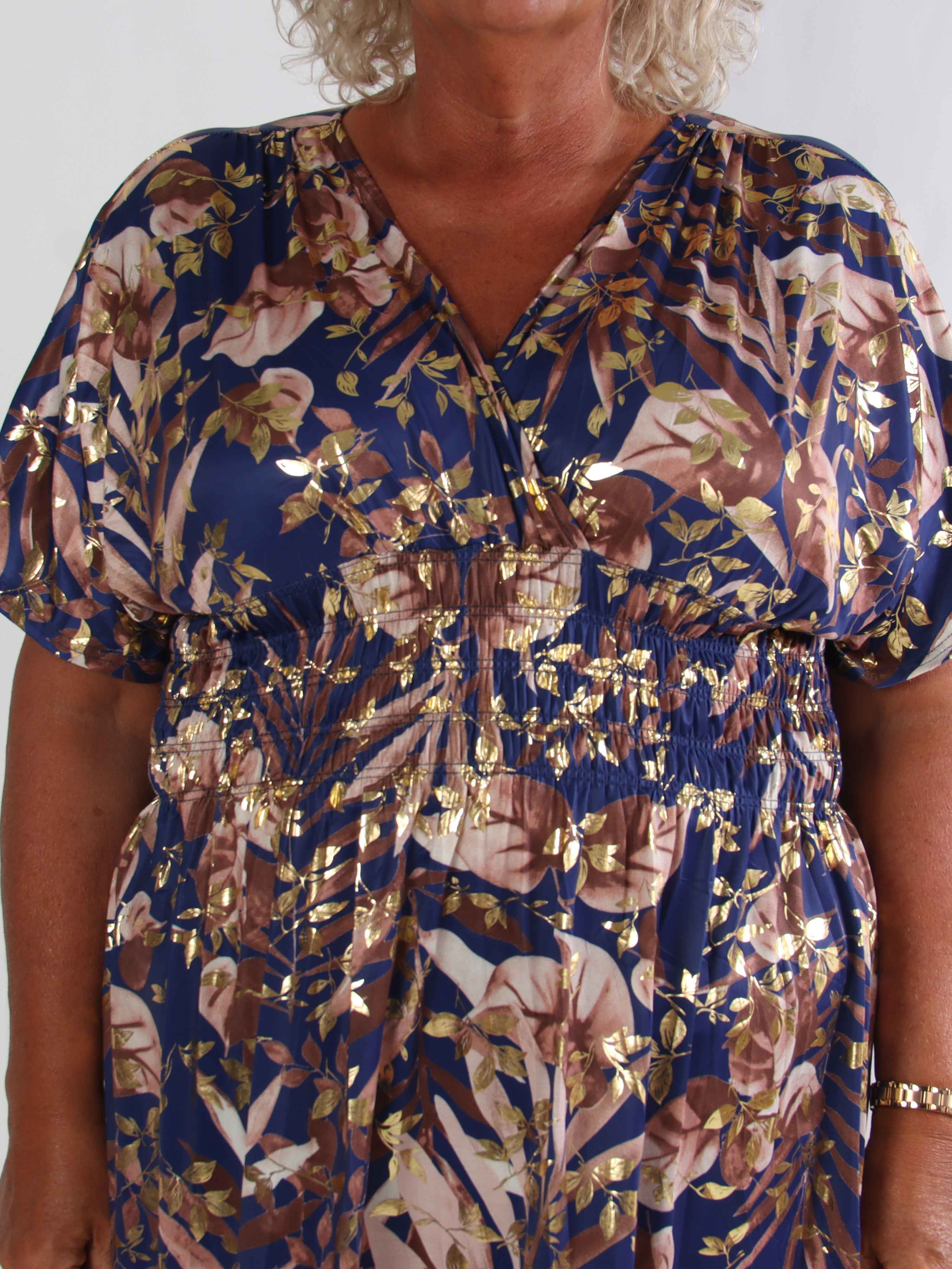 Pams Gold Leaf Short - Plus size klänning med blommigt mönster och gulddetaljer