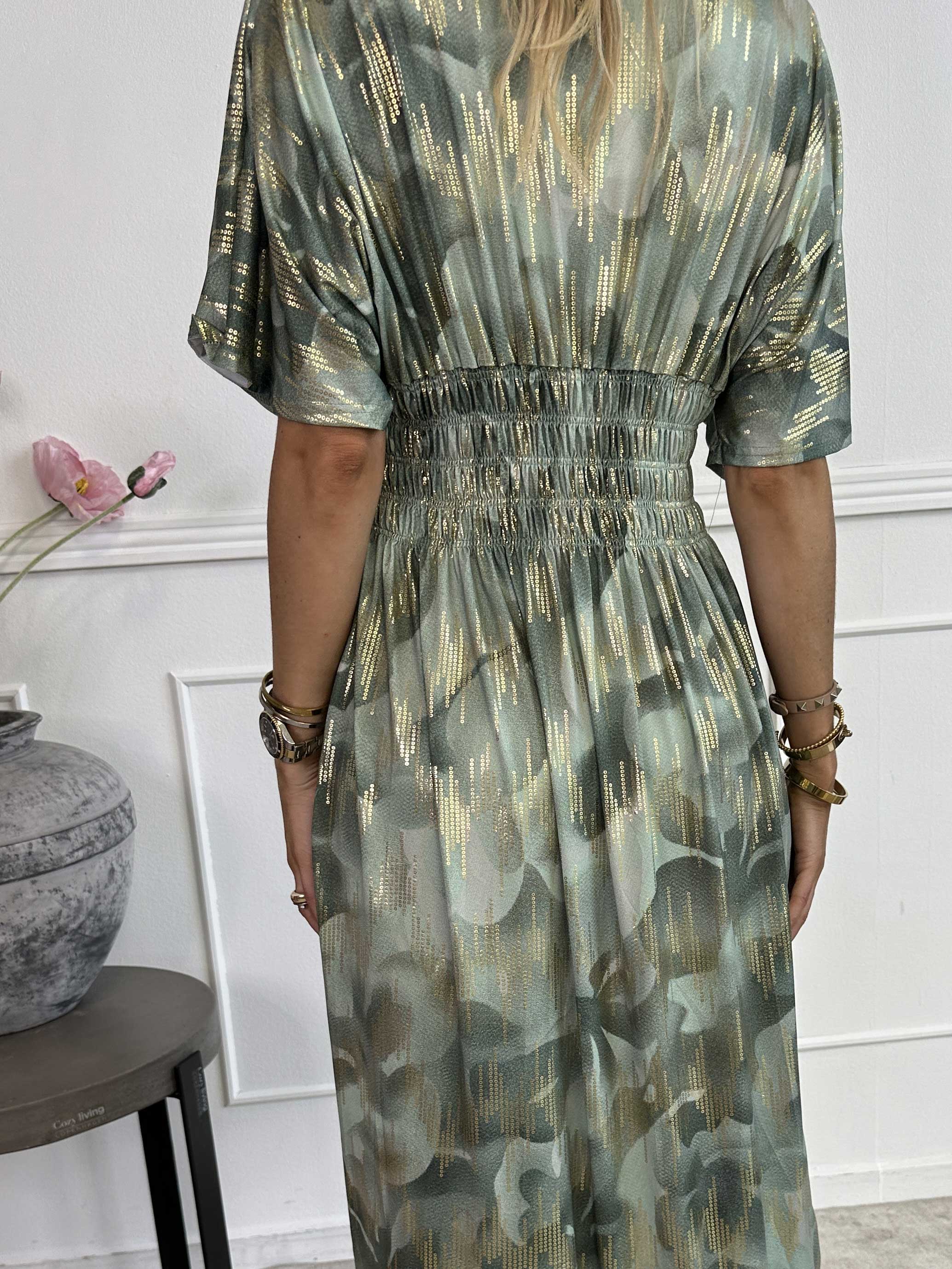 Pams Glamorous - Lång elastisk klänning med fina gulddetaljer