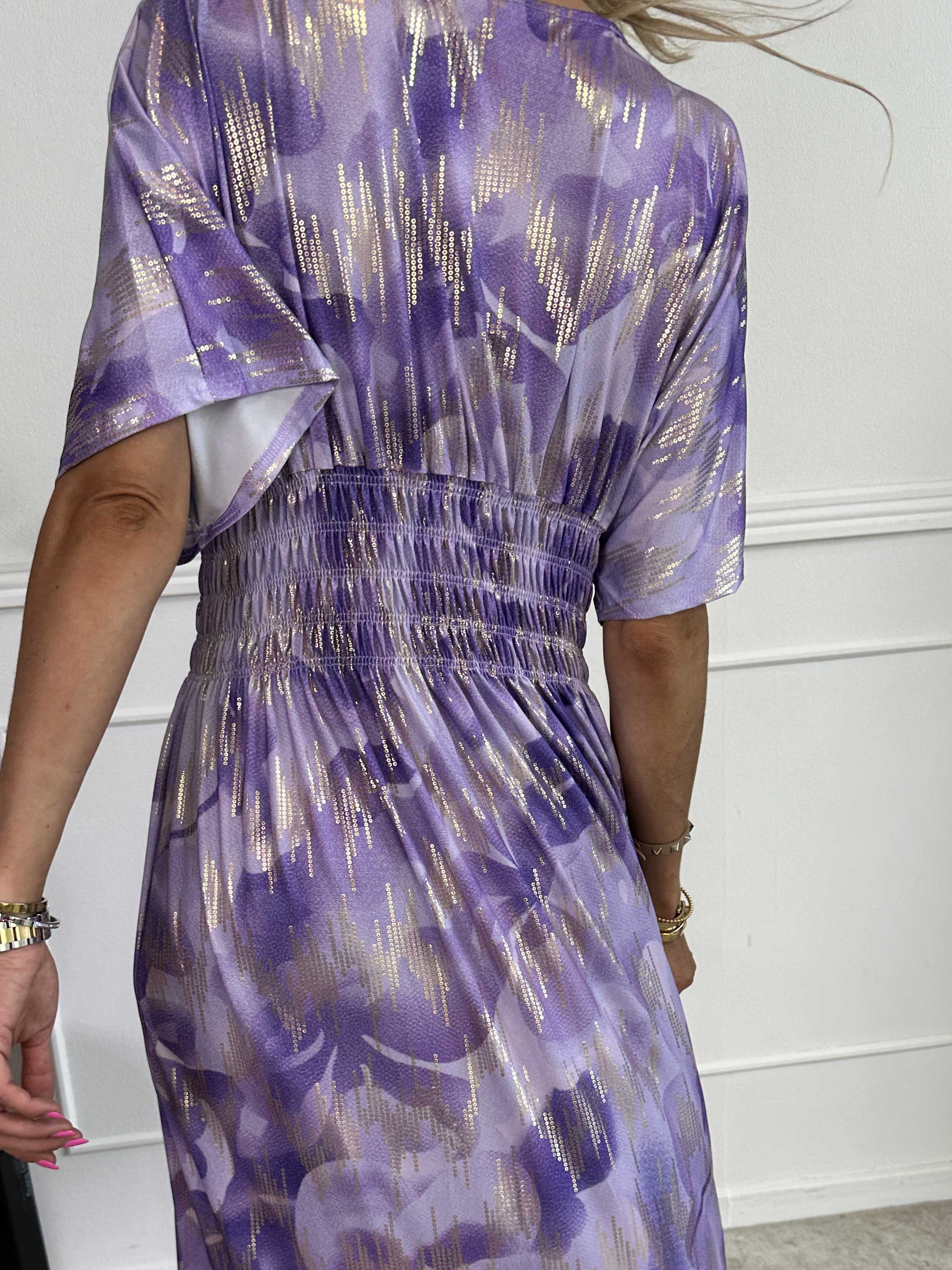 Pams Glamorous - Lång elastisk klänning med fina gulddetaljer