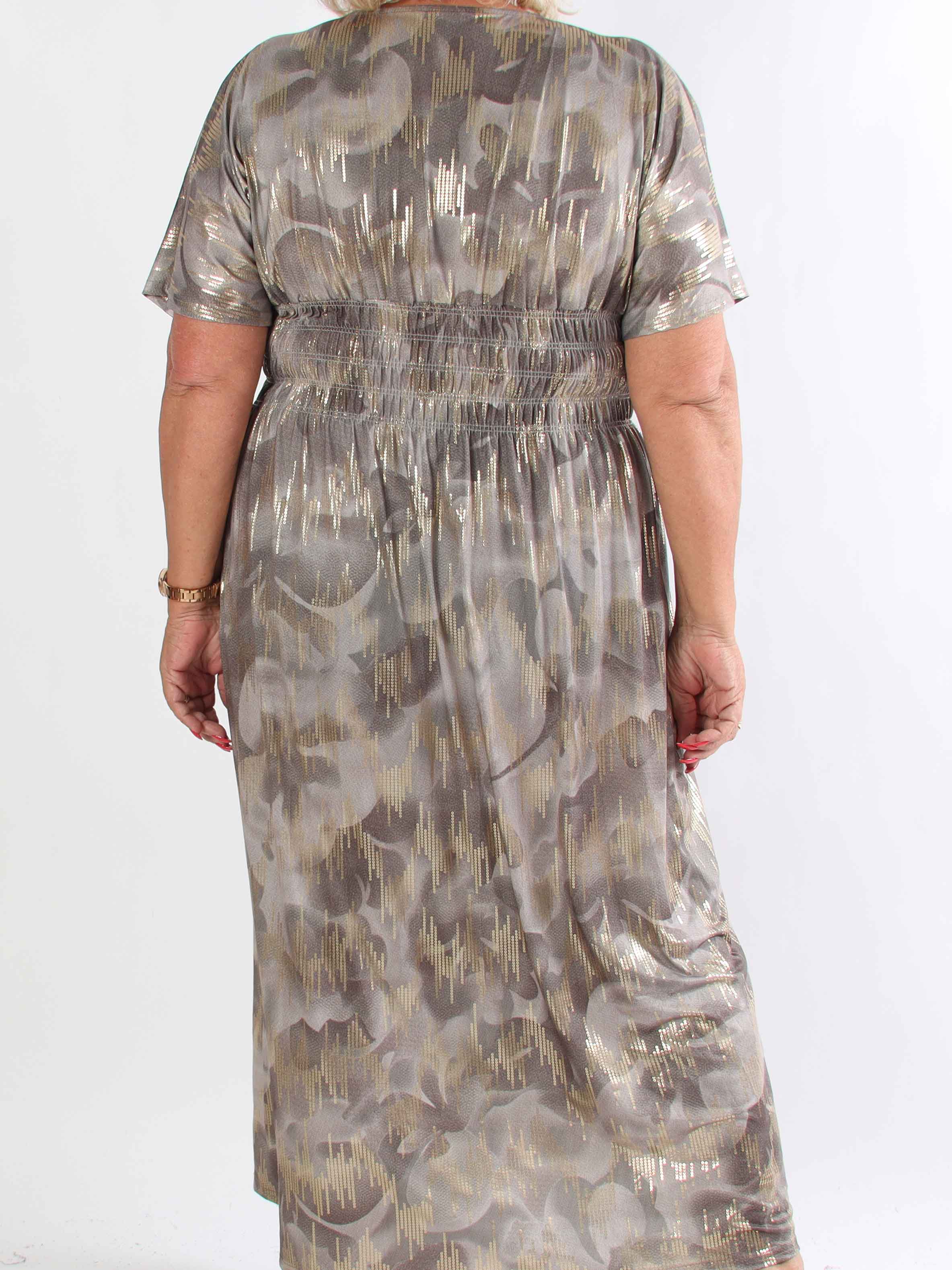 Pams Glamorous - Elastiskt plus size klänning med fina gulddetaljer