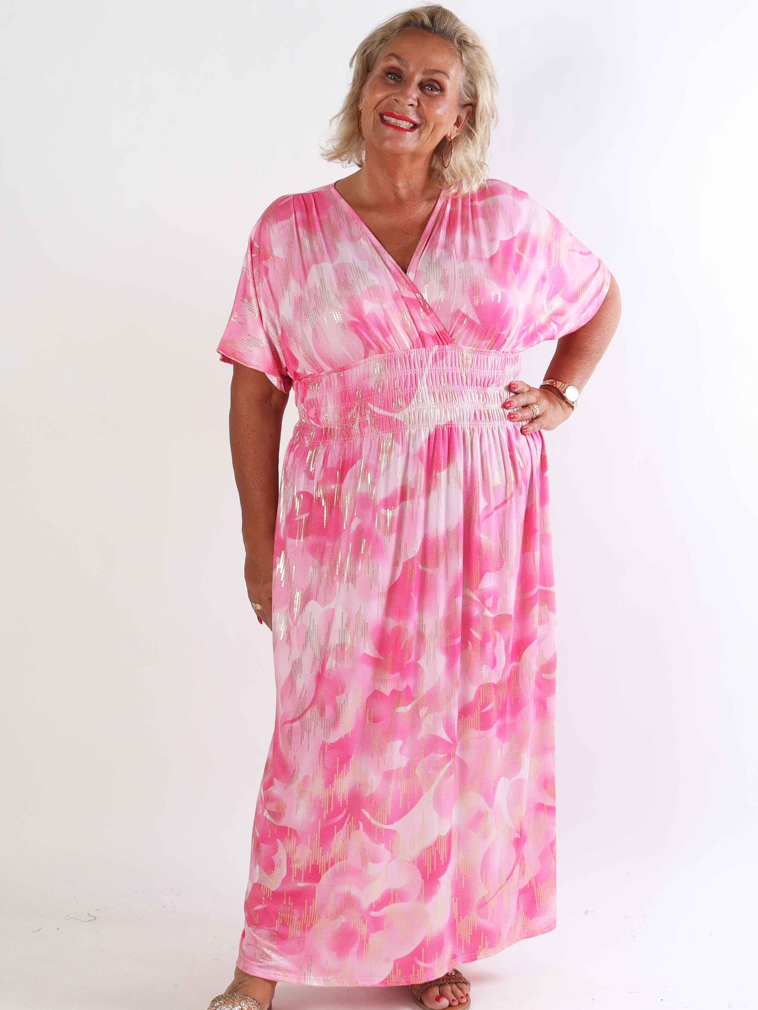 Pams Glamorous - Elastiskt plus size klänning med fina gulddetaljer