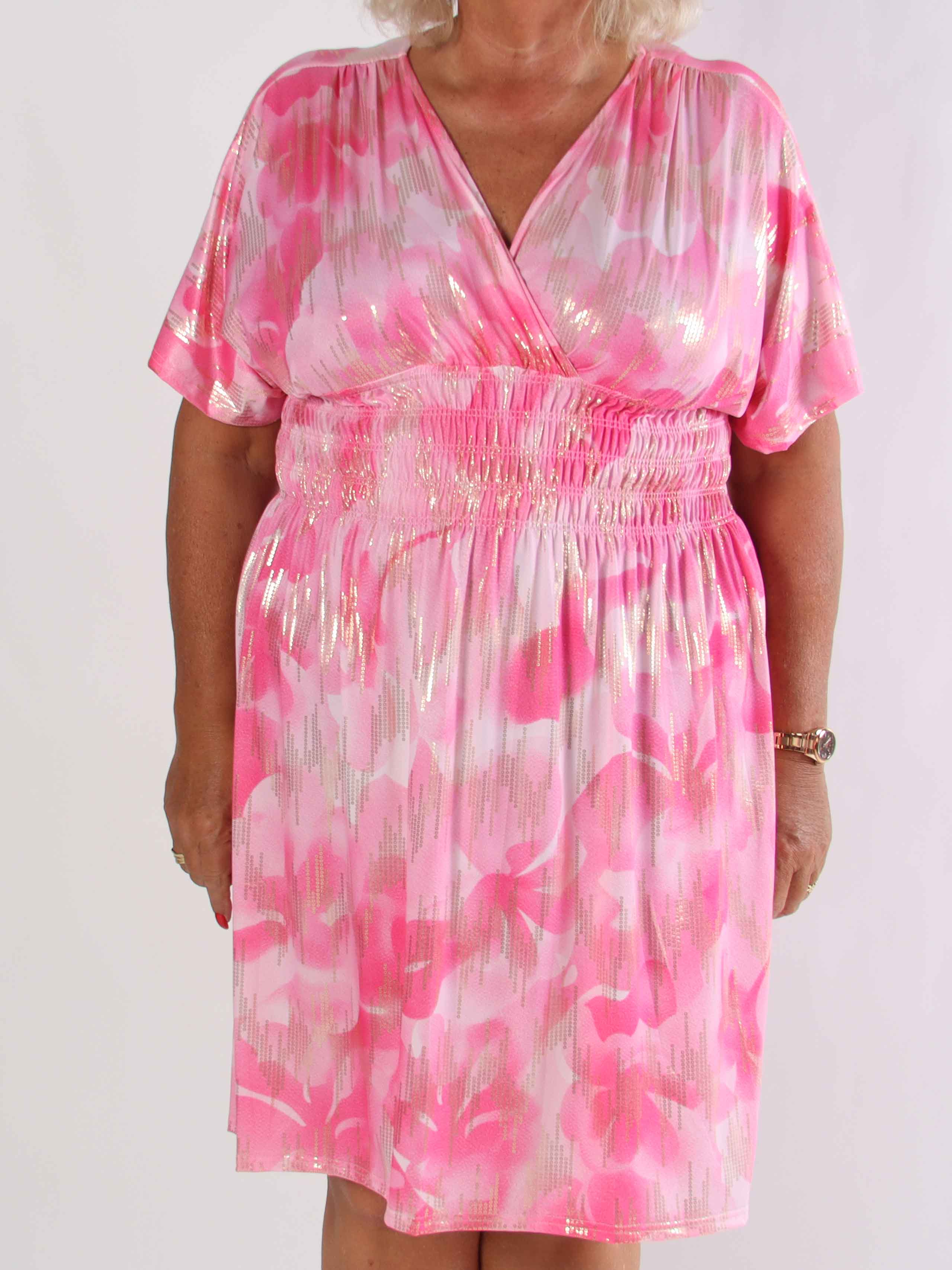 Pams Glamorous Short - Elastisk plus size klänning med fina gulddetaljer