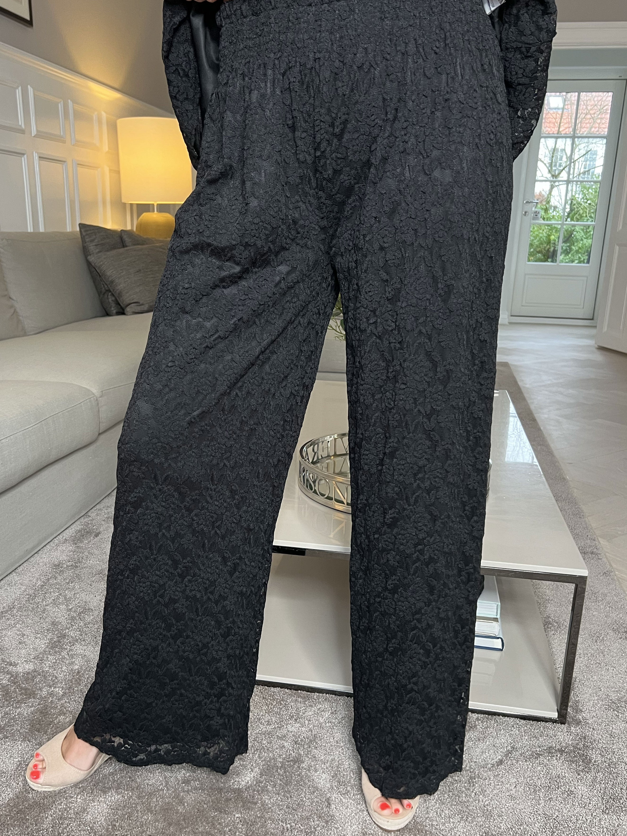 Pams Lace Pants - Lösa spetsbyxor med resår
