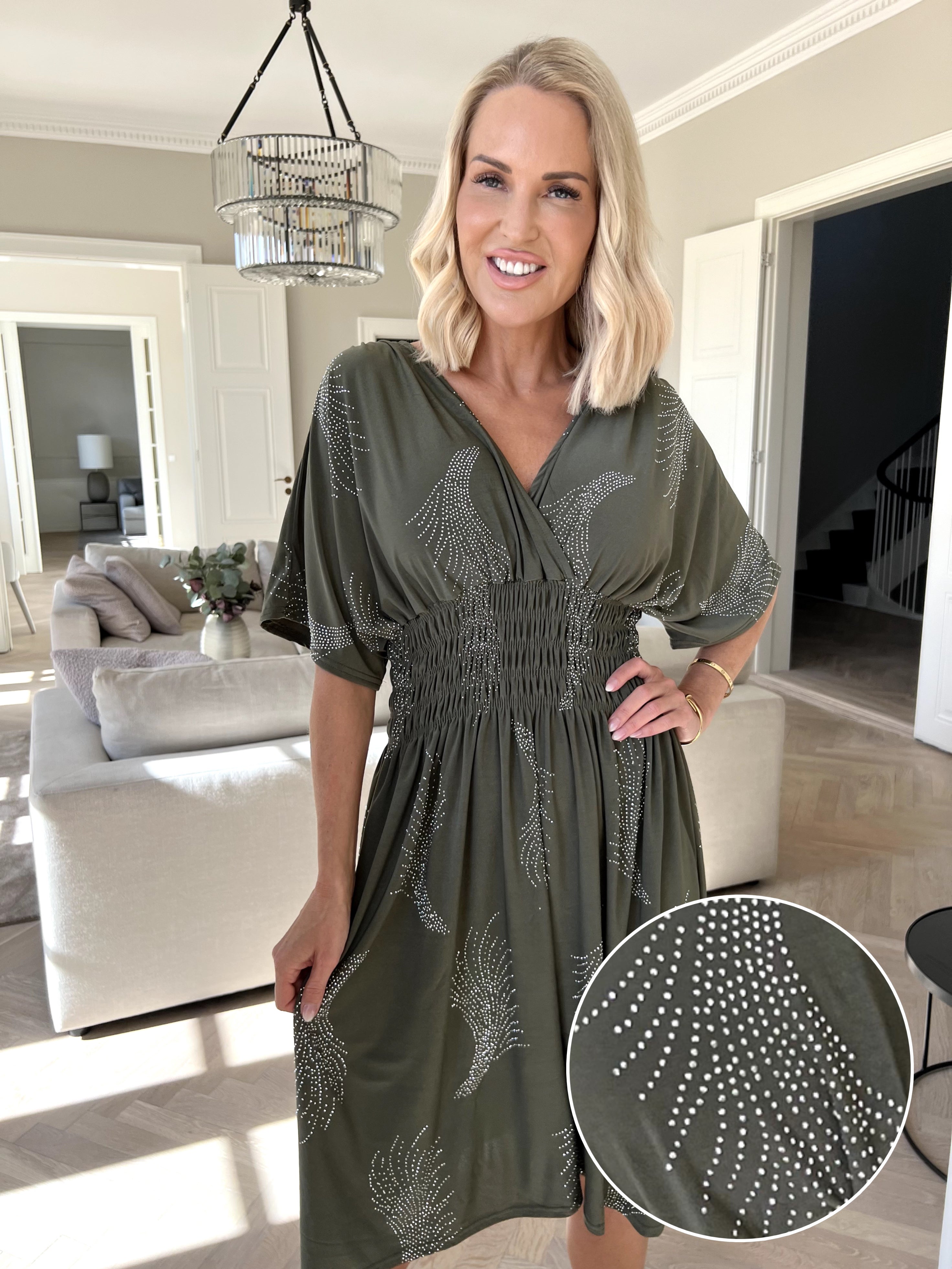 Pams Leaf Crystal Short - Stretchklänning med strassmönster