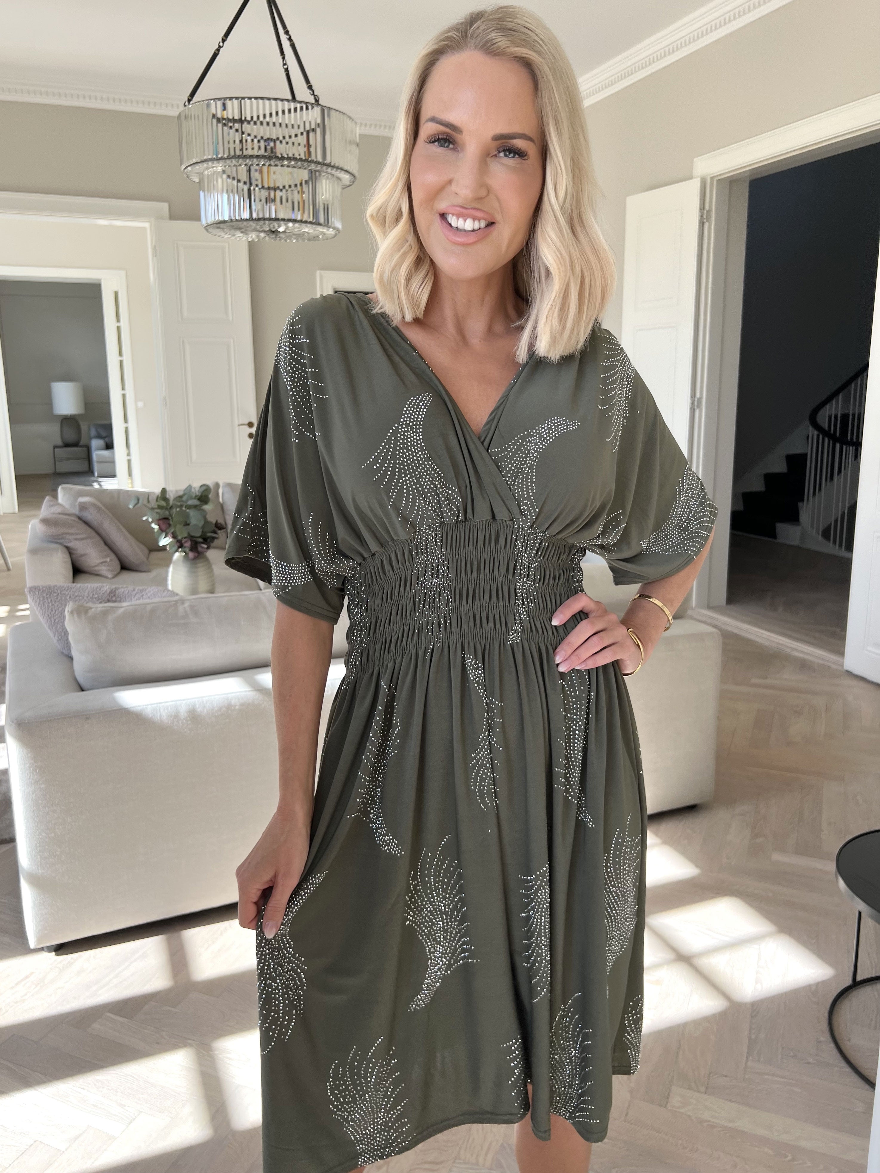 Pams Leaf Crystal Short - Stretchklänning med strassmönster