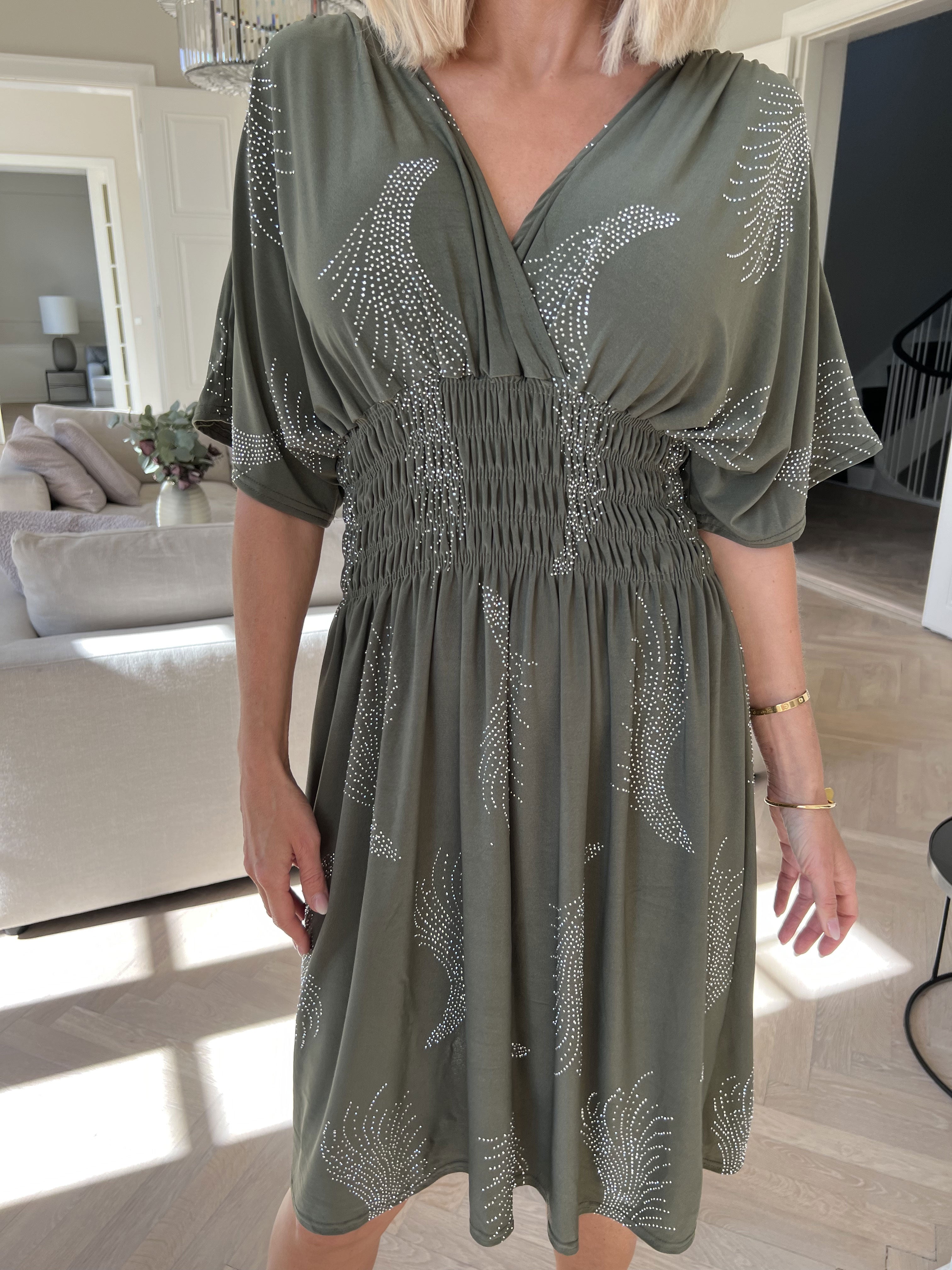 Pams Leaf Crystal Short - Stretchklänning med strassmönster